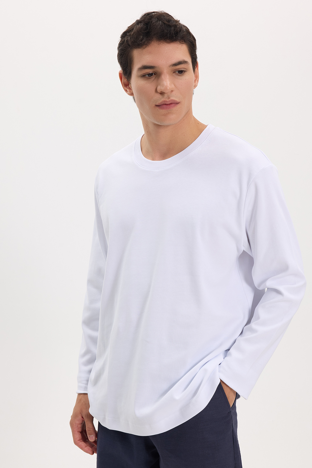 Tudors Unisex Relax Fit Rahat Kesim %100 Pamuk Uzun Kollu Bisiklet Yaka Beyaz Basic Tişört görsel 3