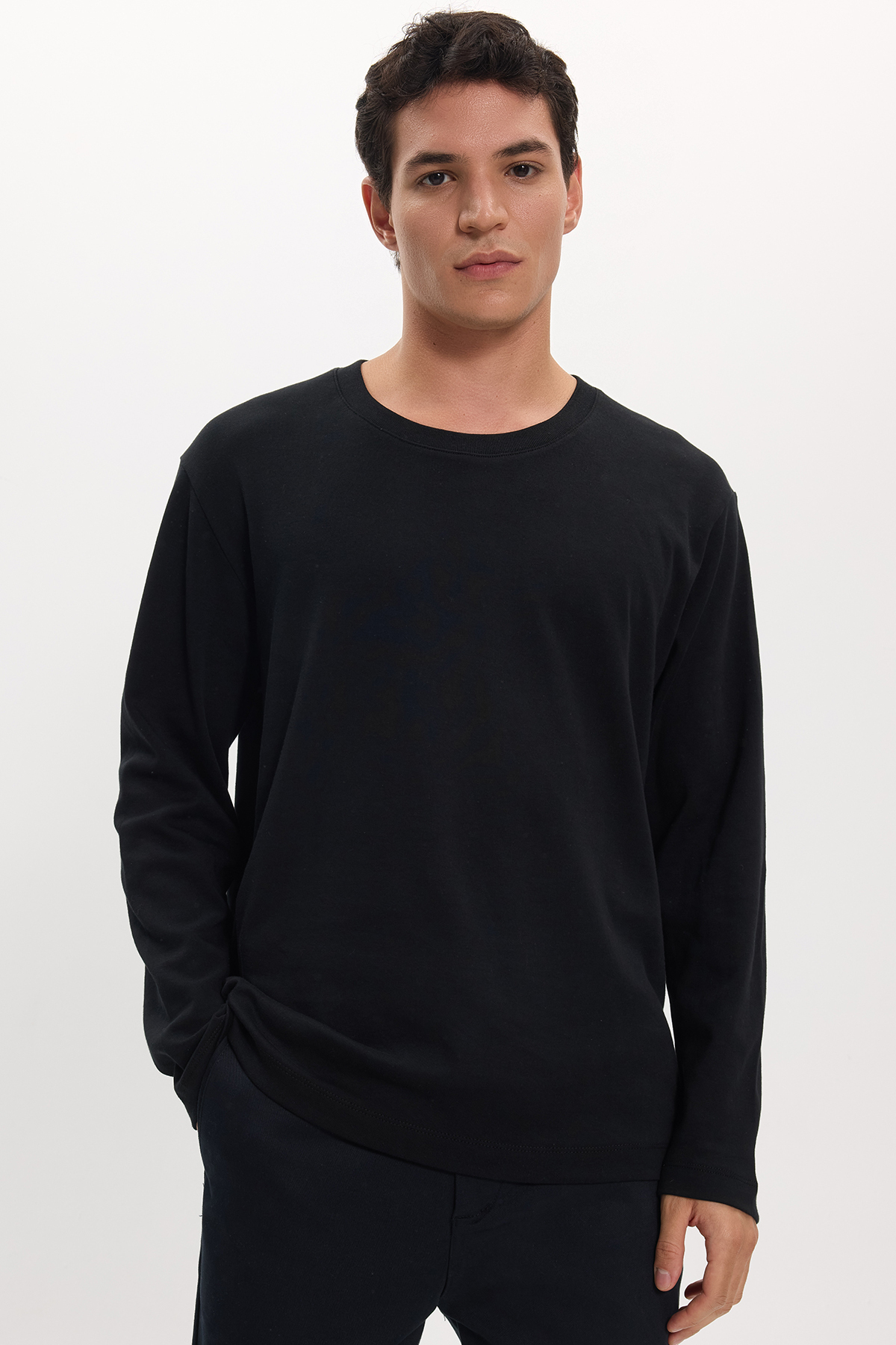 Tudors Unisex Relax Fit Rahat Kesim %100 Pamuk Uzun Kollu Bisiklet Yaka Siyah Basic Tişört görsel 3