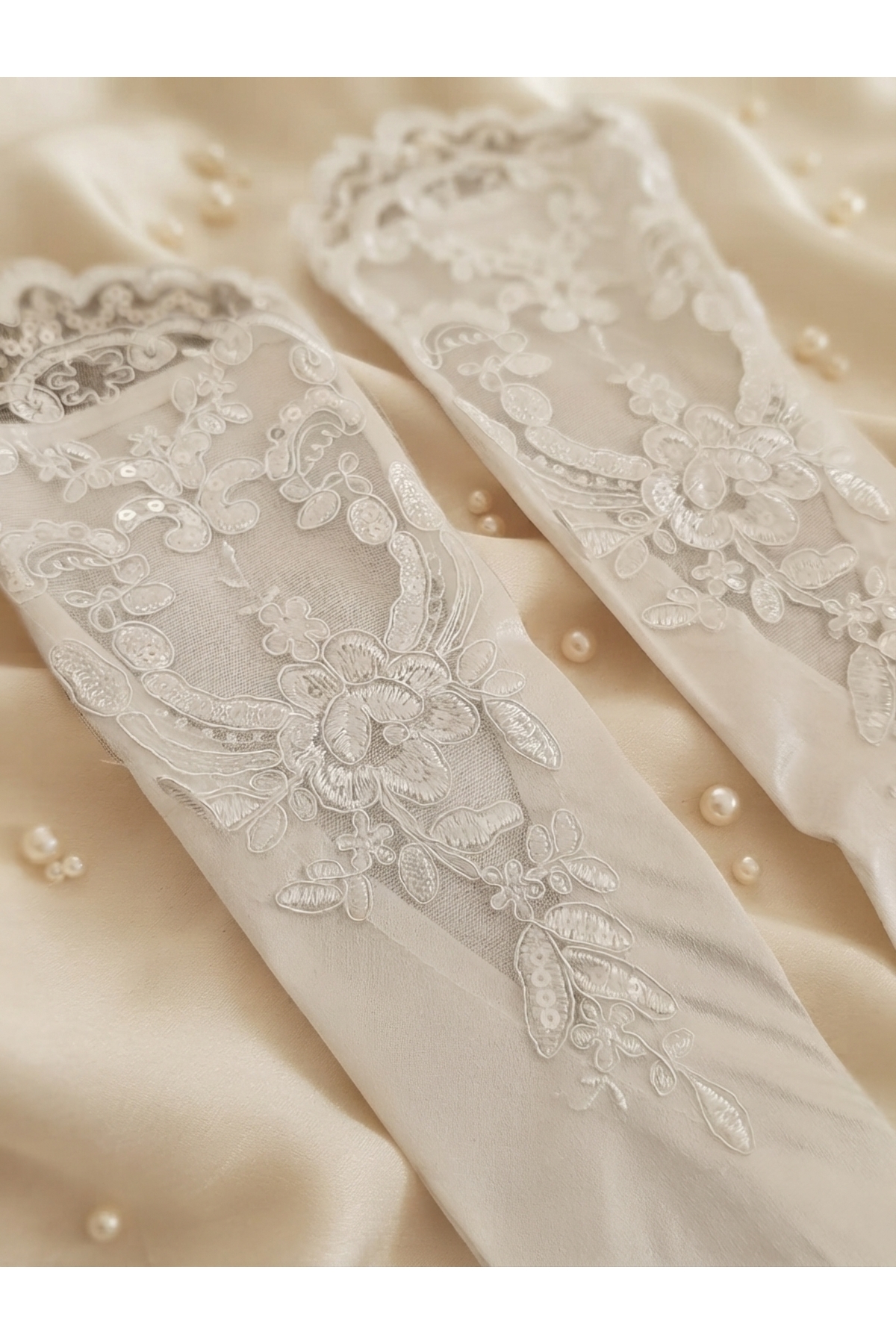 Esram Butik Beyaz Saten Dantel Detaylı Uzun Gelin Eldiveni, Tül Üzeri İşlemeli Nikah Eldiveni görsel 2