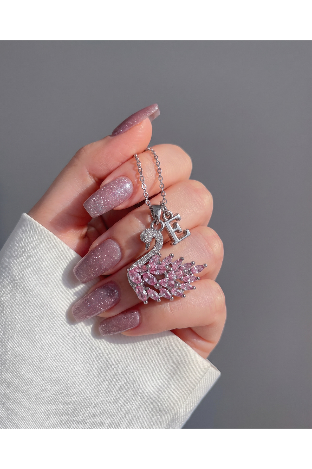 Gleemy accesories Kişiye Özel Pembe Zirkon Taşlı Kuğu ve Harf Figürlü Zarif Kadın Kolye görsel 2