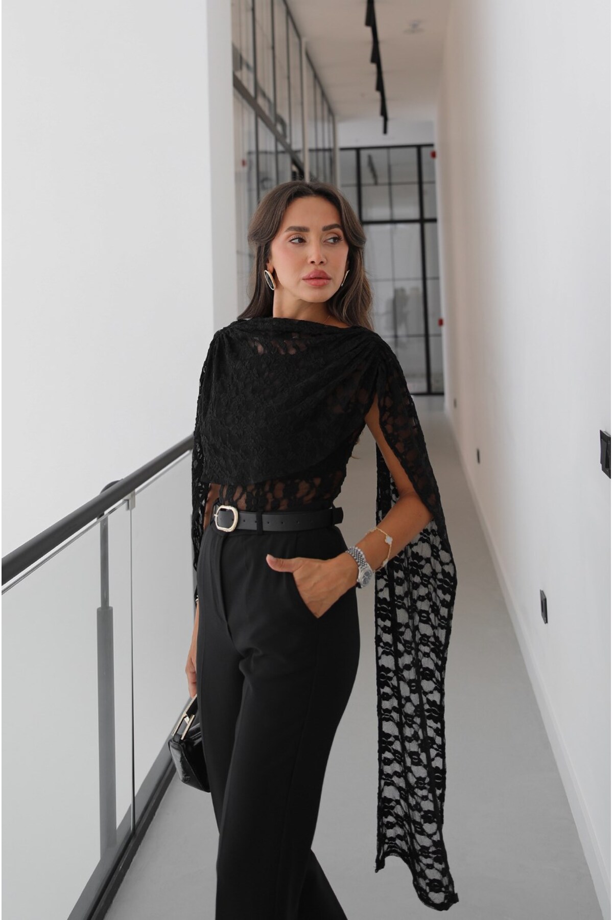 Havoş Siyah Pelerinli Dantel Bodysuit Bluz görsel 3