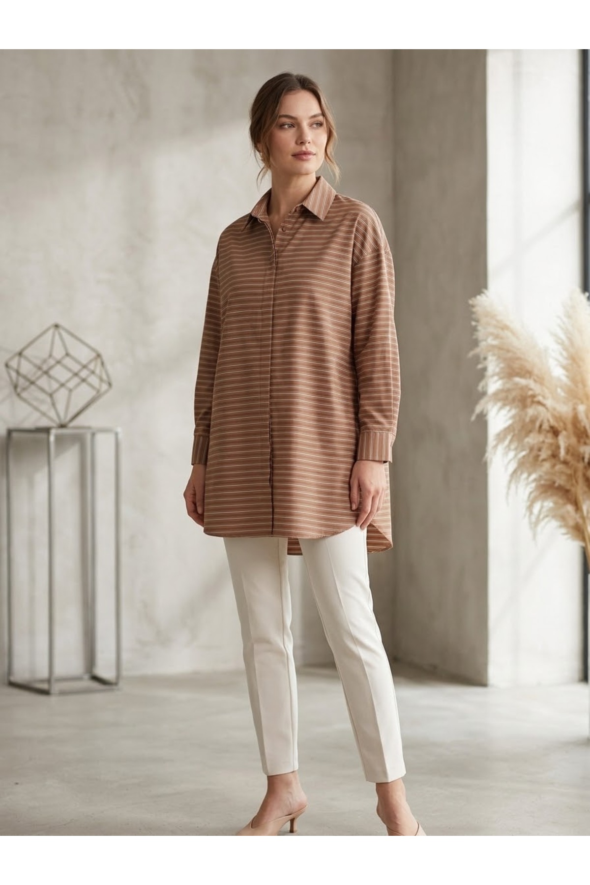 Meşe Moda Kadın Kahverengi Çizgili Oversize Düğmeli Uzun Tunik Gömlek