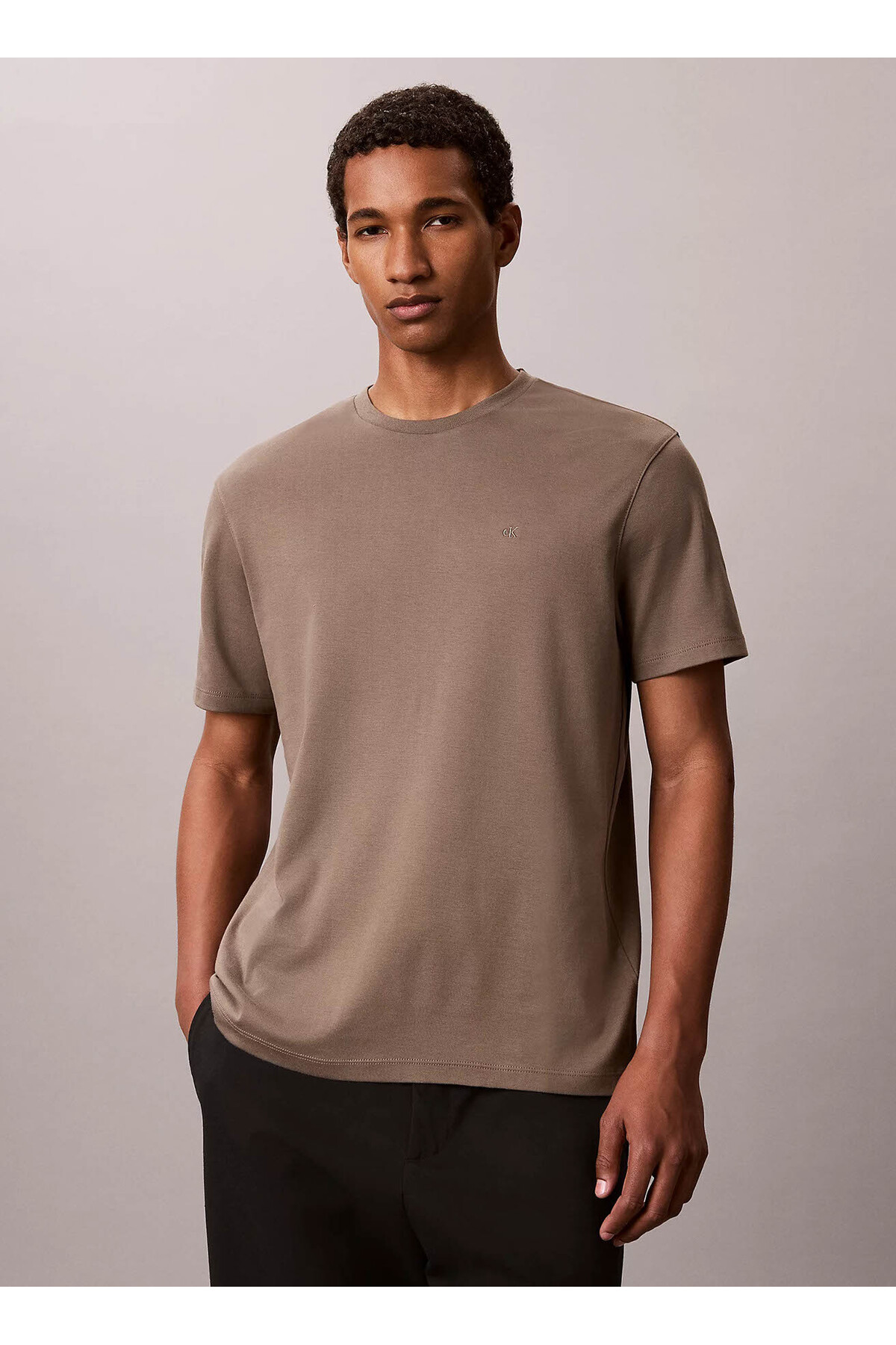 تیشرتمردانهCalvin Kleinخاکی