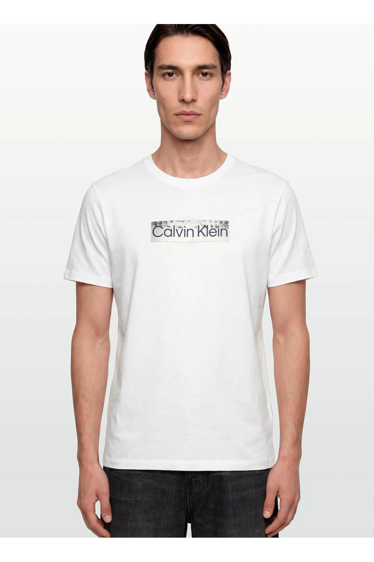 تیشرتمردانهCalvin Kleinسفید تیشرتمردانهCalvin Kleinسفید