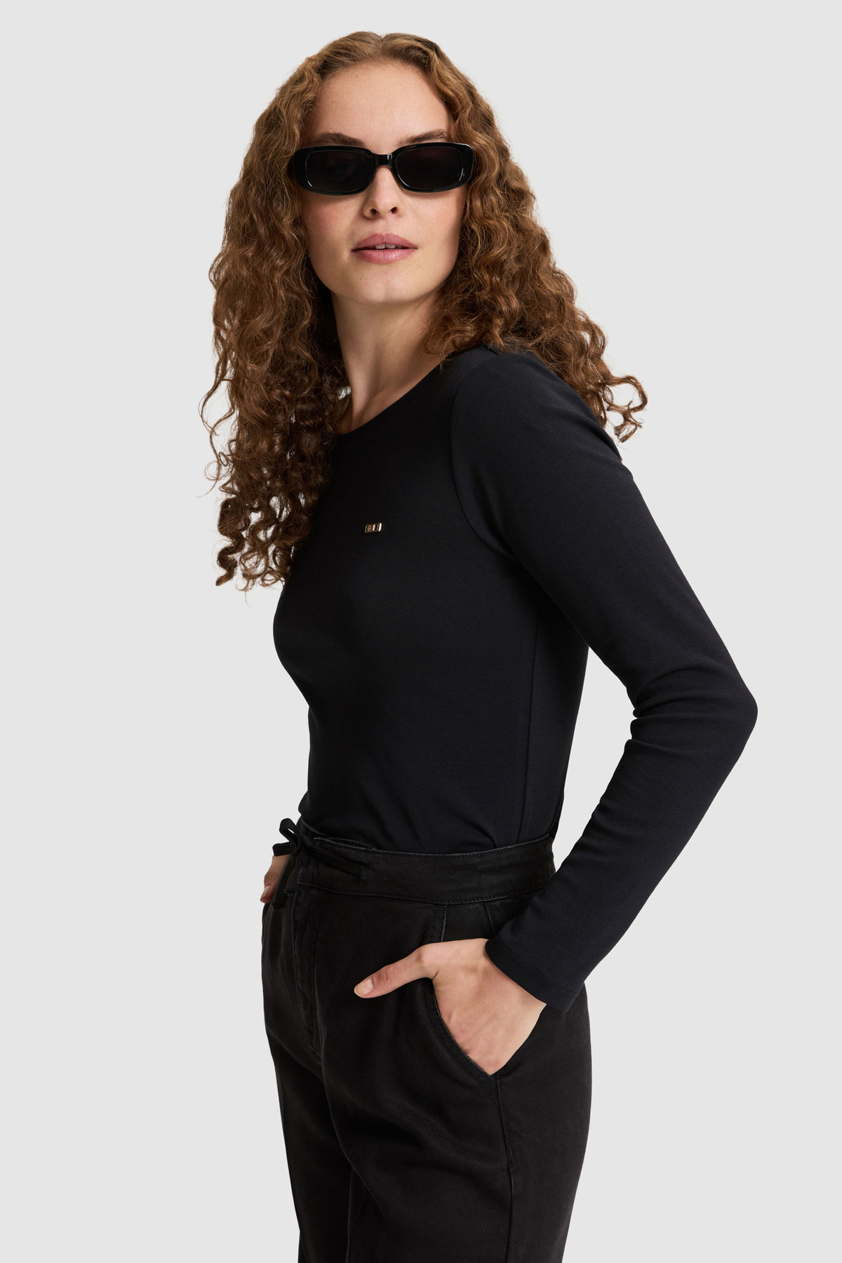 تیشرت زنانه مشکی 50333801-VR046