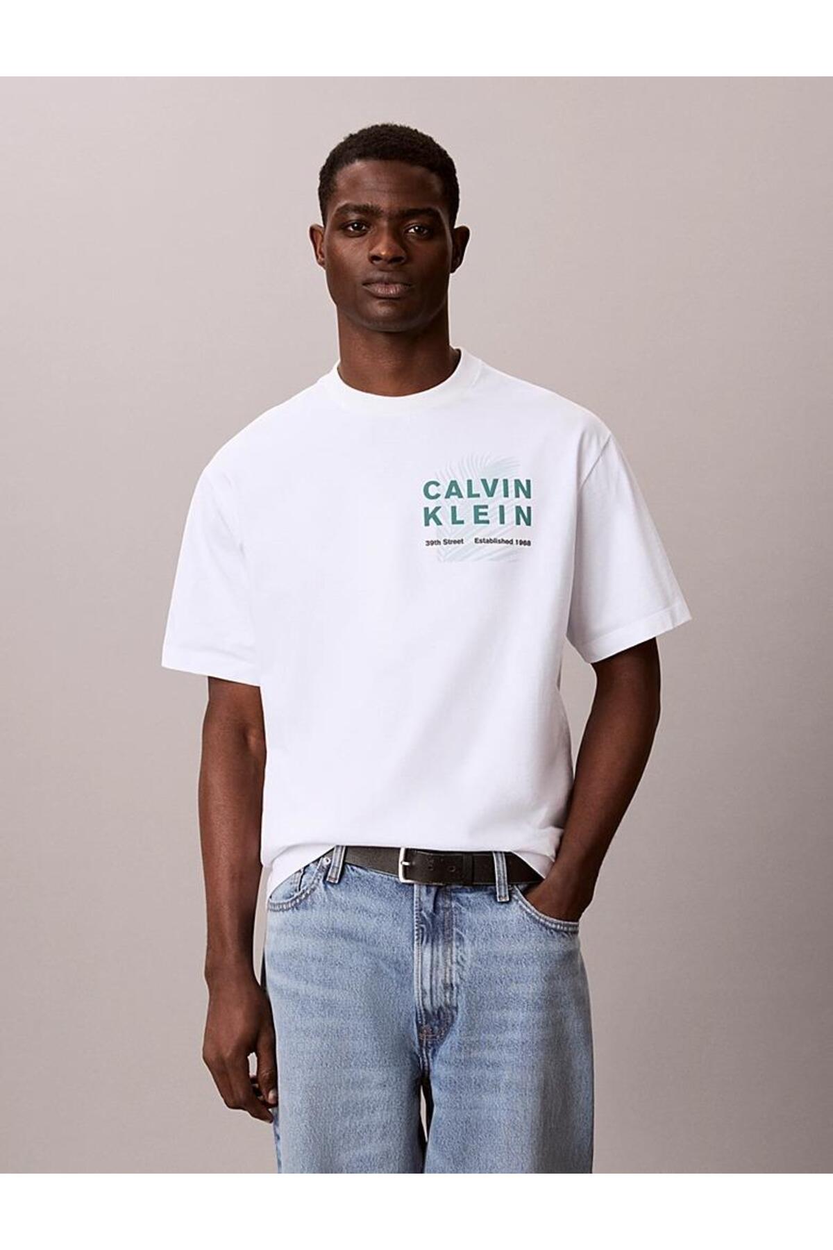 تیشرتمردانهCalvin Kleinرنگارنگ