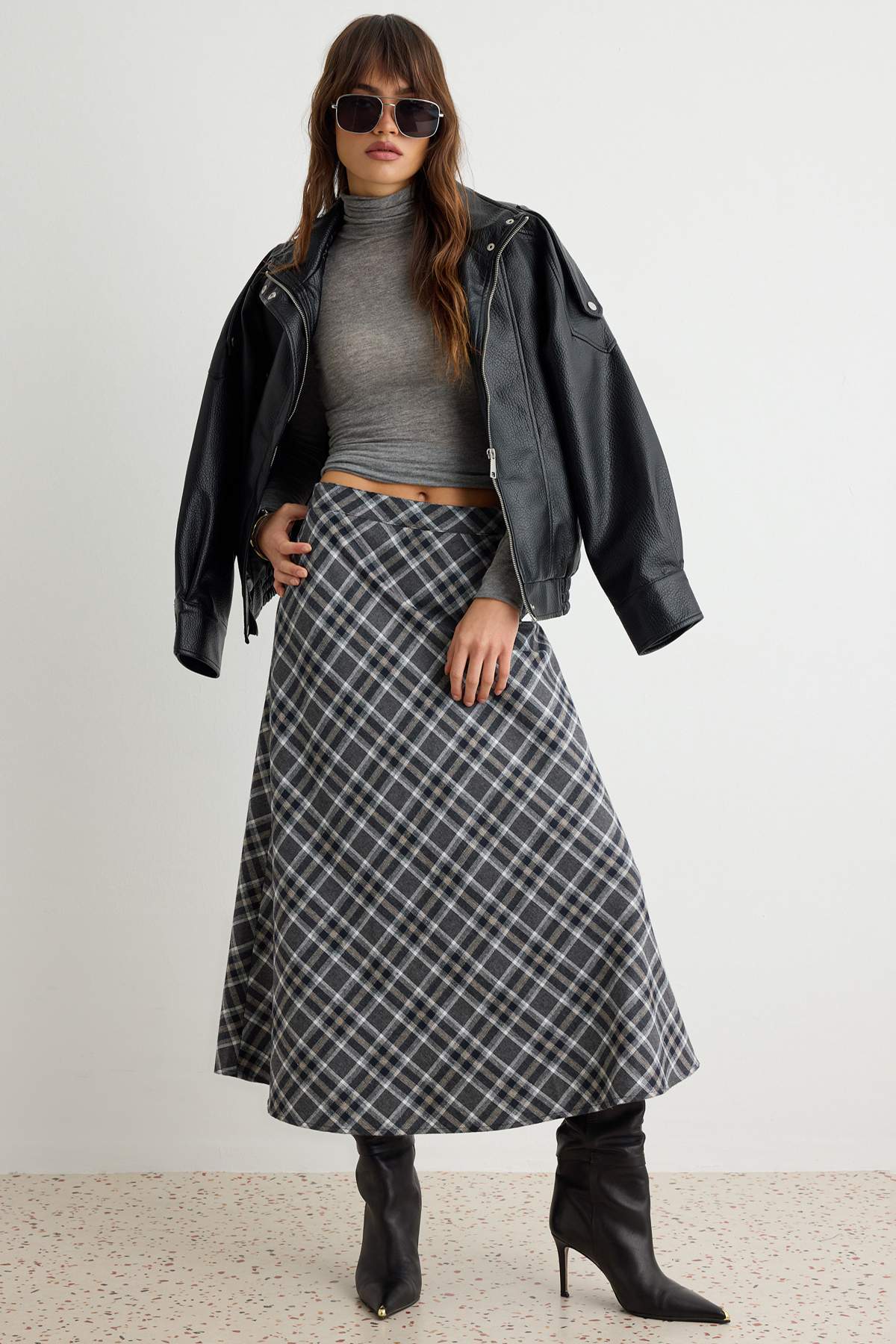 Trendyolmilla Siyah-Beyaz Etek TWOAW27ET00098