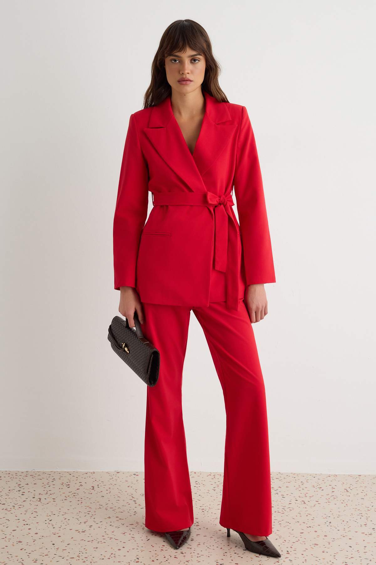 Trendyolmilla Kırmızı Kuşaklı Blazer Geniş Paça Pantolon Dokuma Alt - Üst Takım TWOAW27AU00141