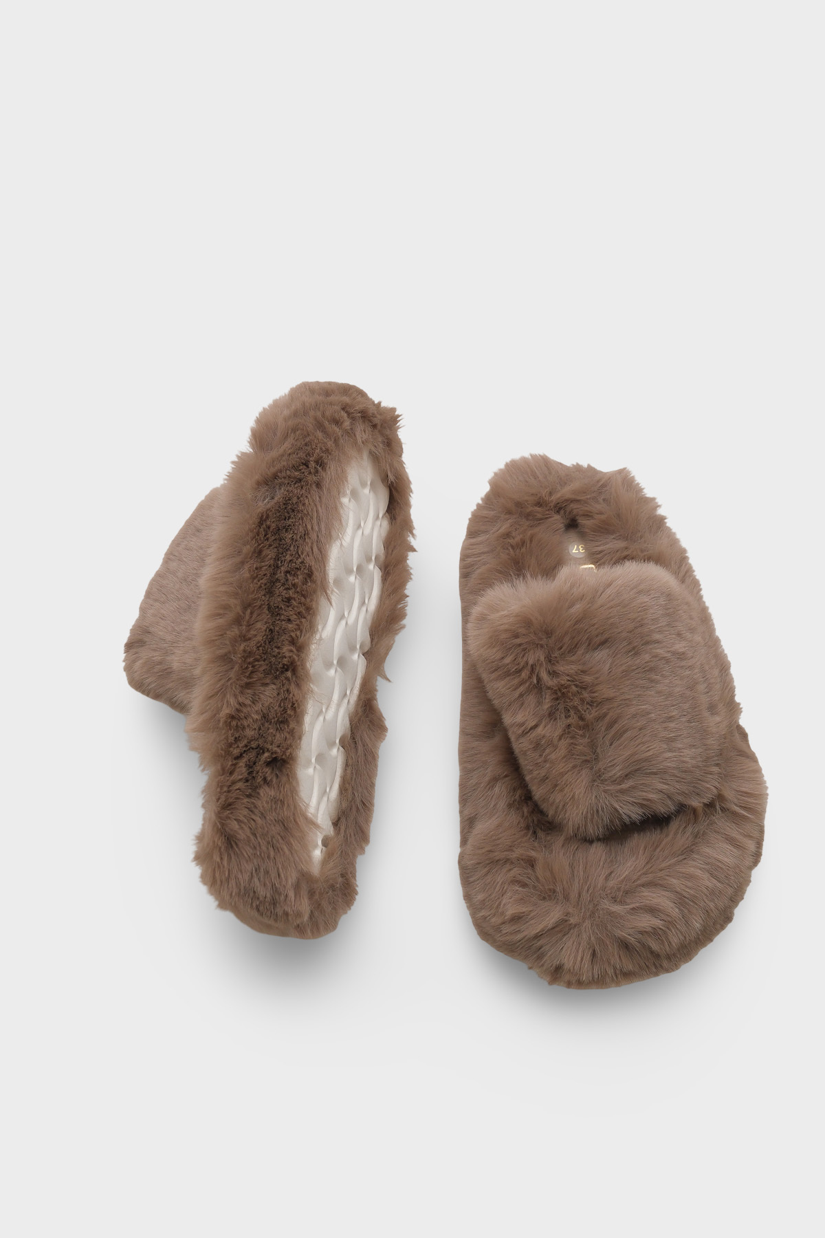 Capone Outfitters Nyssa Peluş Tüylü Kadın Ev Terliği görsel 4