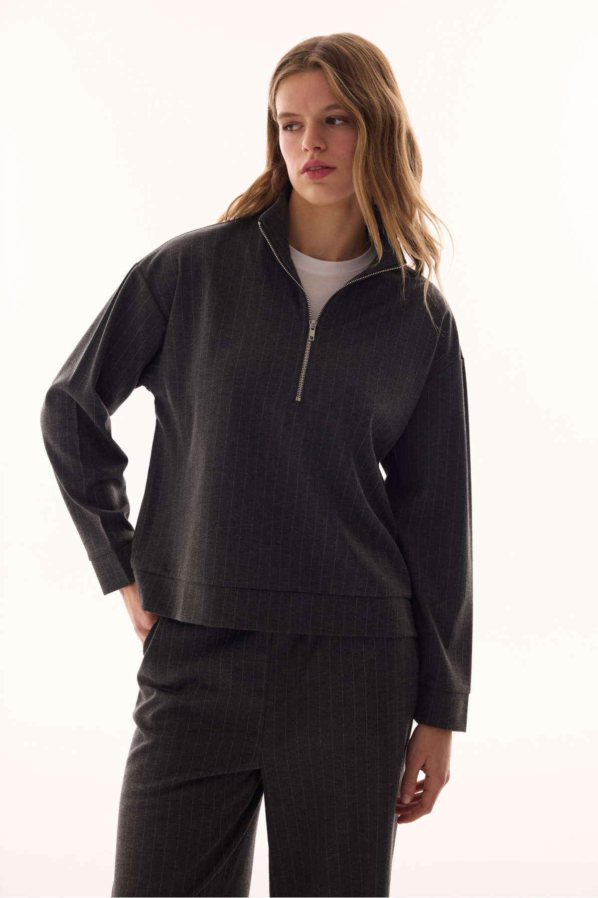 Penti Antrasit Yarım Fermuarlı Çizgili Polo Yaka Sweatshirt görsel 2
