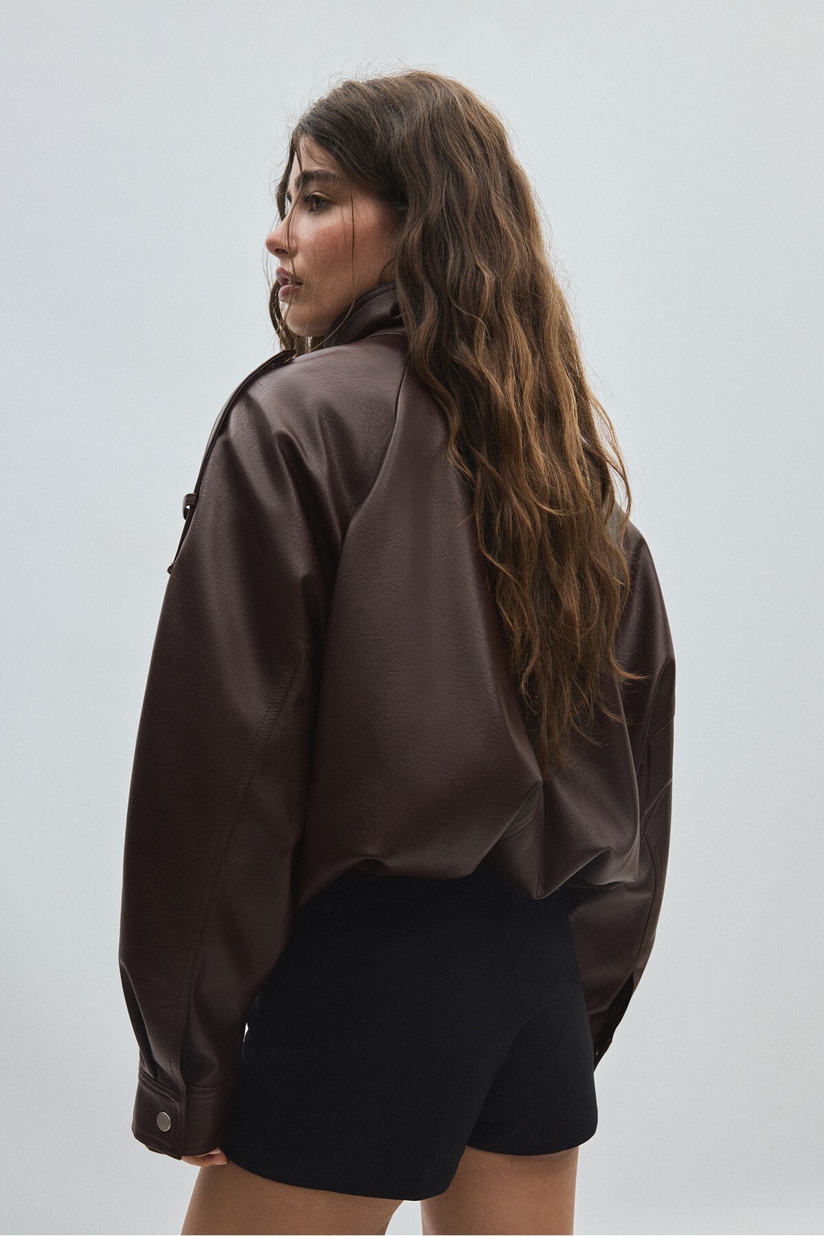 Stradivarius Oversize suni deri ceket görsel 5