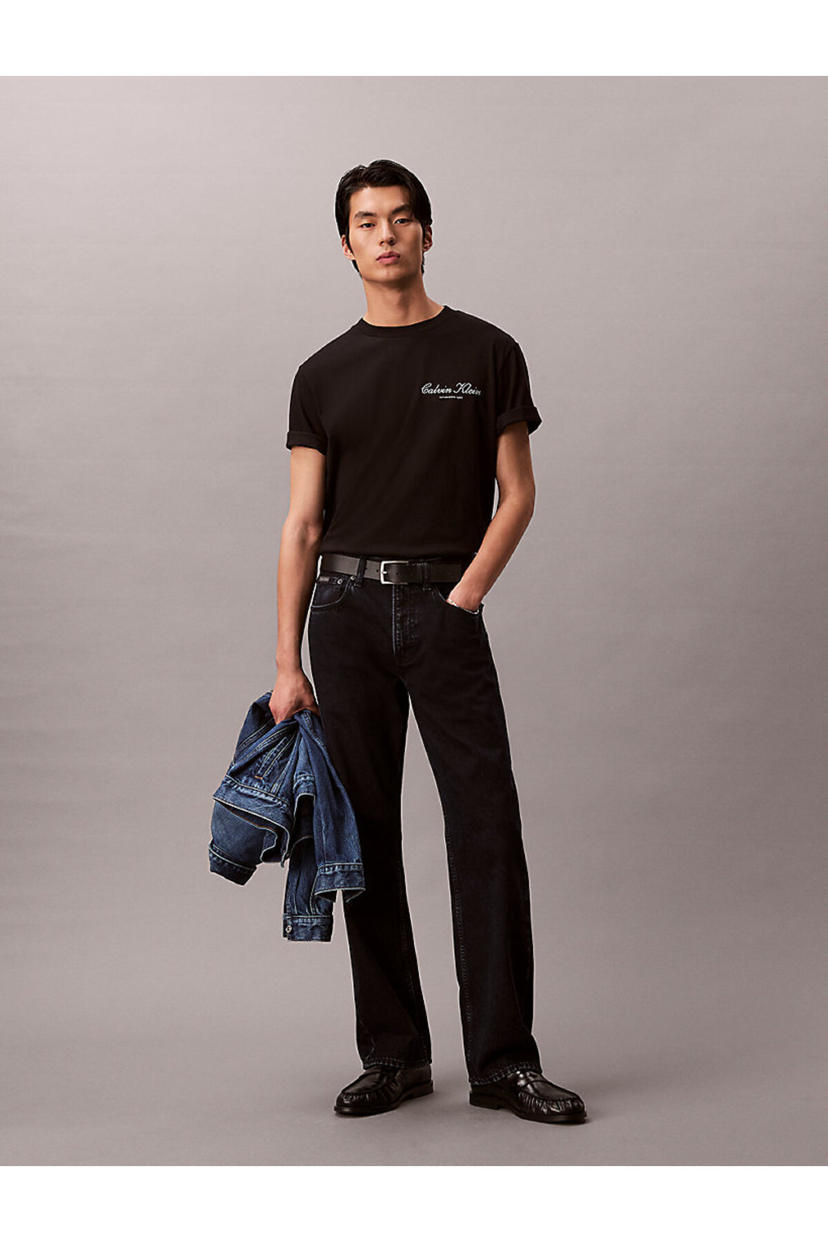 تیشرتمردانهCalvin Kleinمشکی تیشرتمردانهCalvin Kleinمشکی