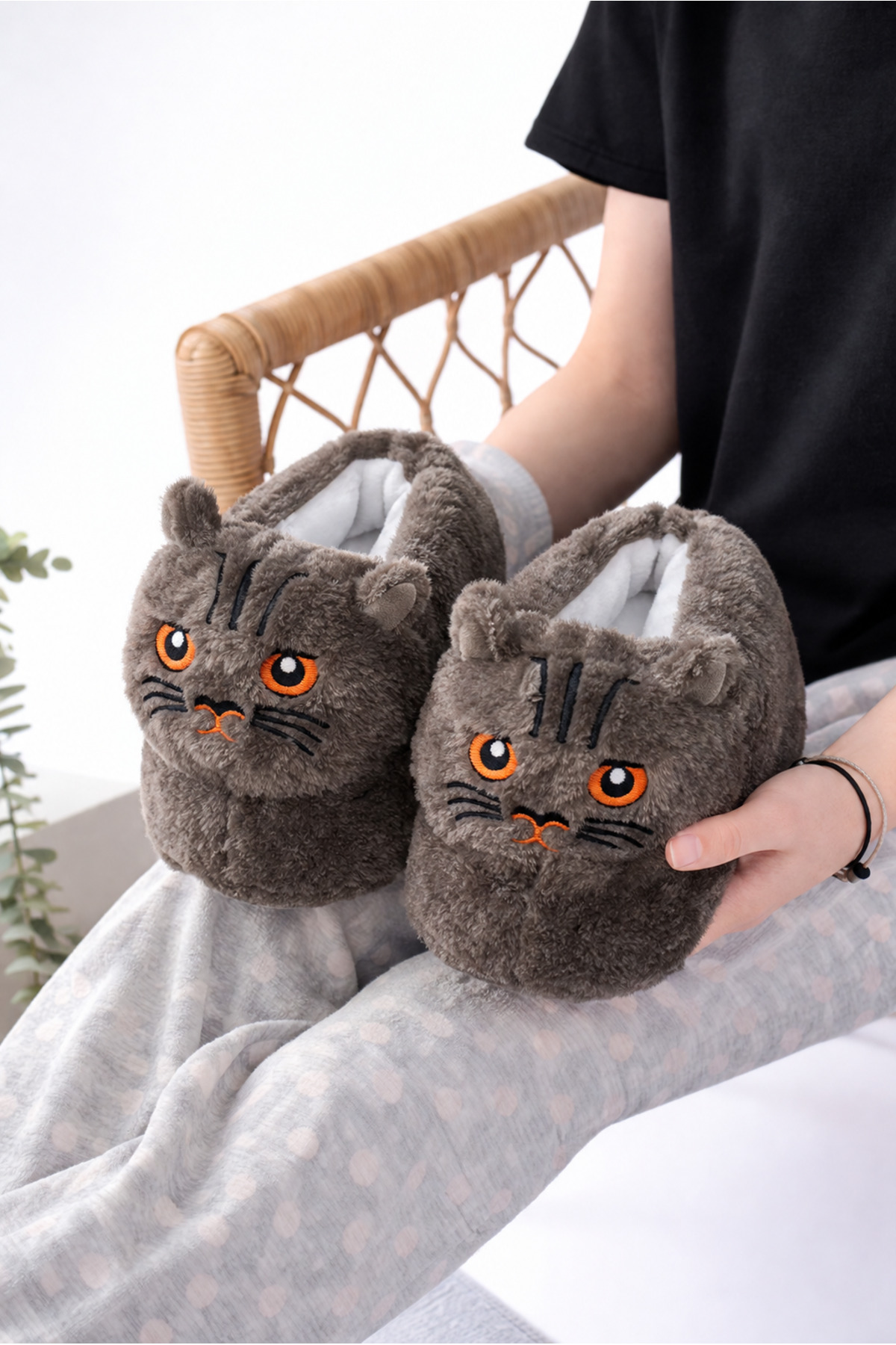 Esra Kedi Figürlü Peluş Yumuşak Hayvanlı Panduf