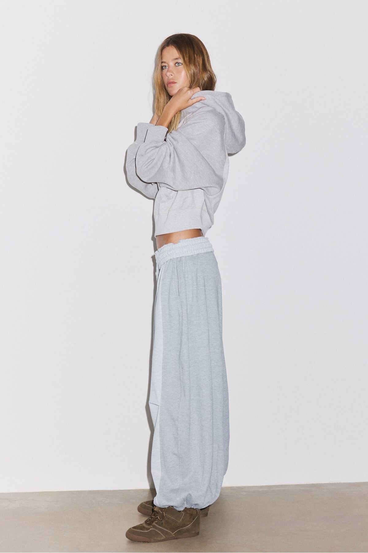 Stradivarius Kontrast detaylı sweatshirt görsel 2