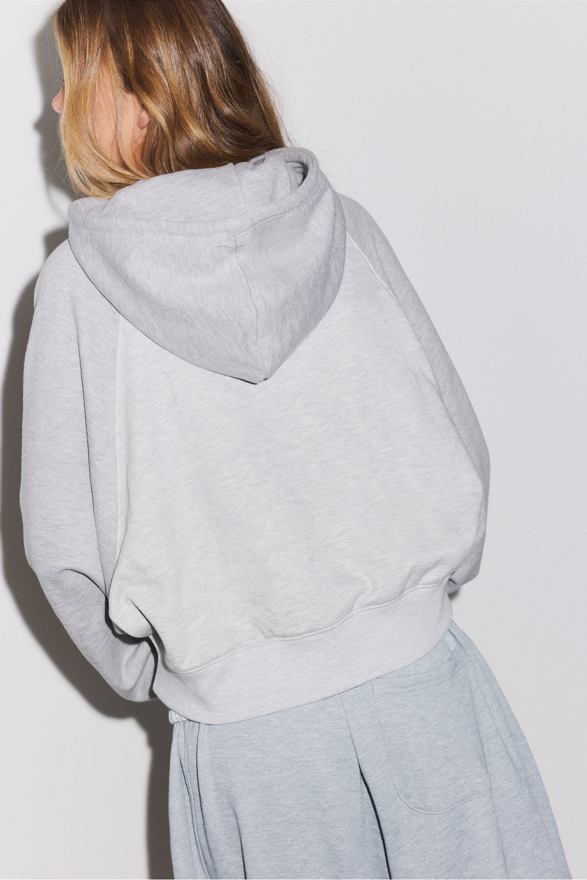 Stradivarius Kontrast detaylı sweatshirt görsel 5