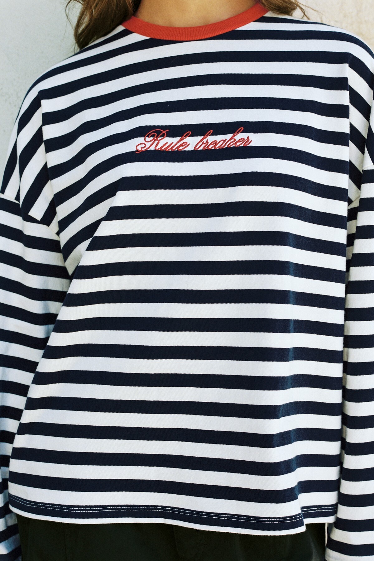 Pull & Bear Çizgili yazılı oversize tişört görsel 5