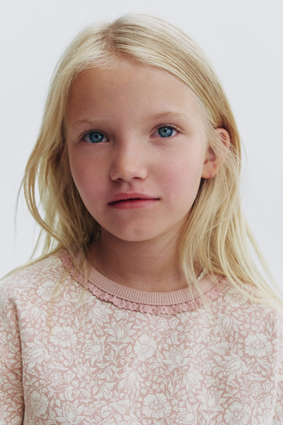 سویشرت نخی و طرح‌دار اچ اند ام بادی H&M