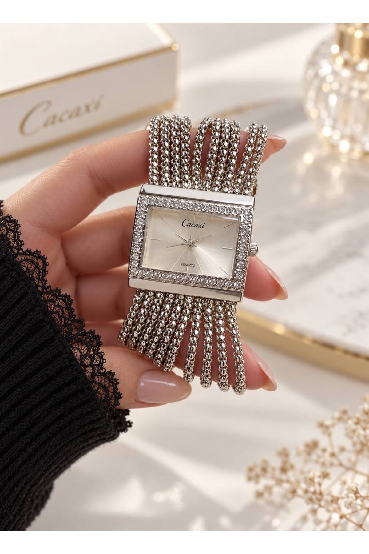 Yeşilmoda Kadın Dikdörtgen Kadranlı Çelik Görünümlü Metal Kordonlu Quartz Kol Saati görsel 2