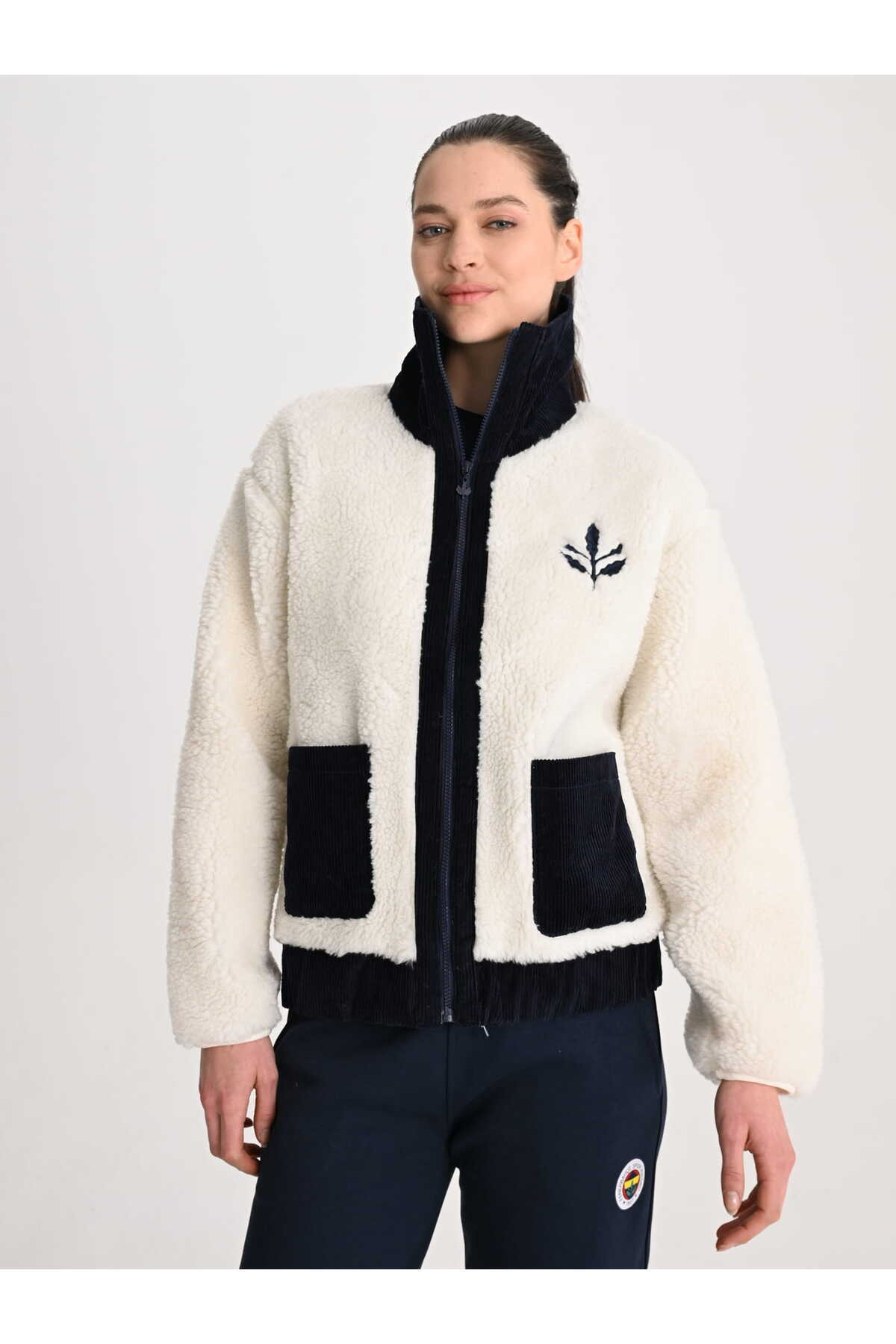 Fenerbahçe Ekru Trend Kadife Detaylı Peluş Kadın Oversize Sweatshirt görsel 3