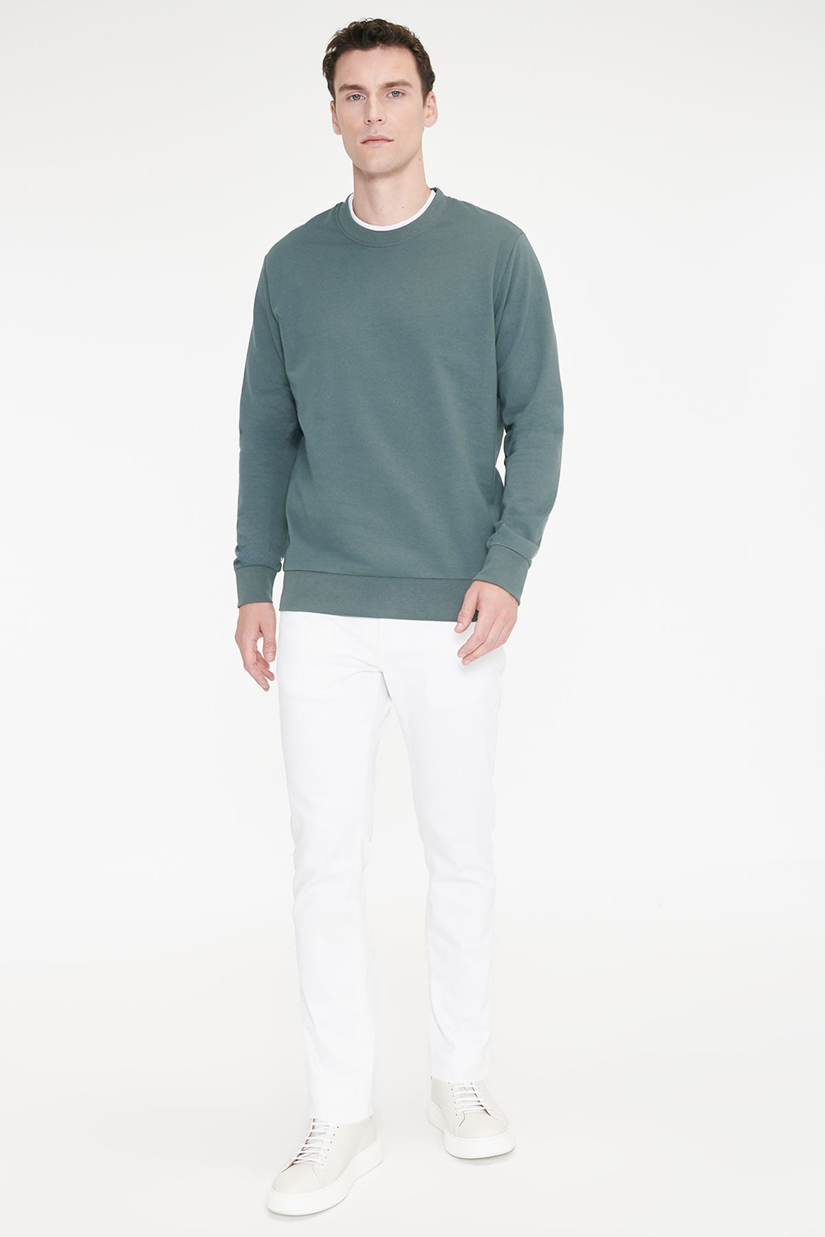 AC&Co / Altınyıldız Classics Erkek Yeşil Pamuklu Standart Fit Normal Kesim 2 İplik Bisiklet Yaka Sweatshirt görsel 2