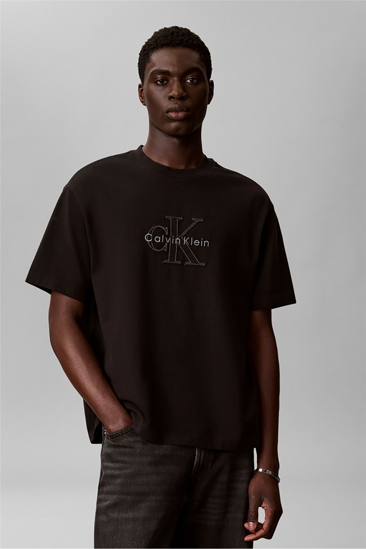 تیشرتمردانهCalvin Kleinمشکی