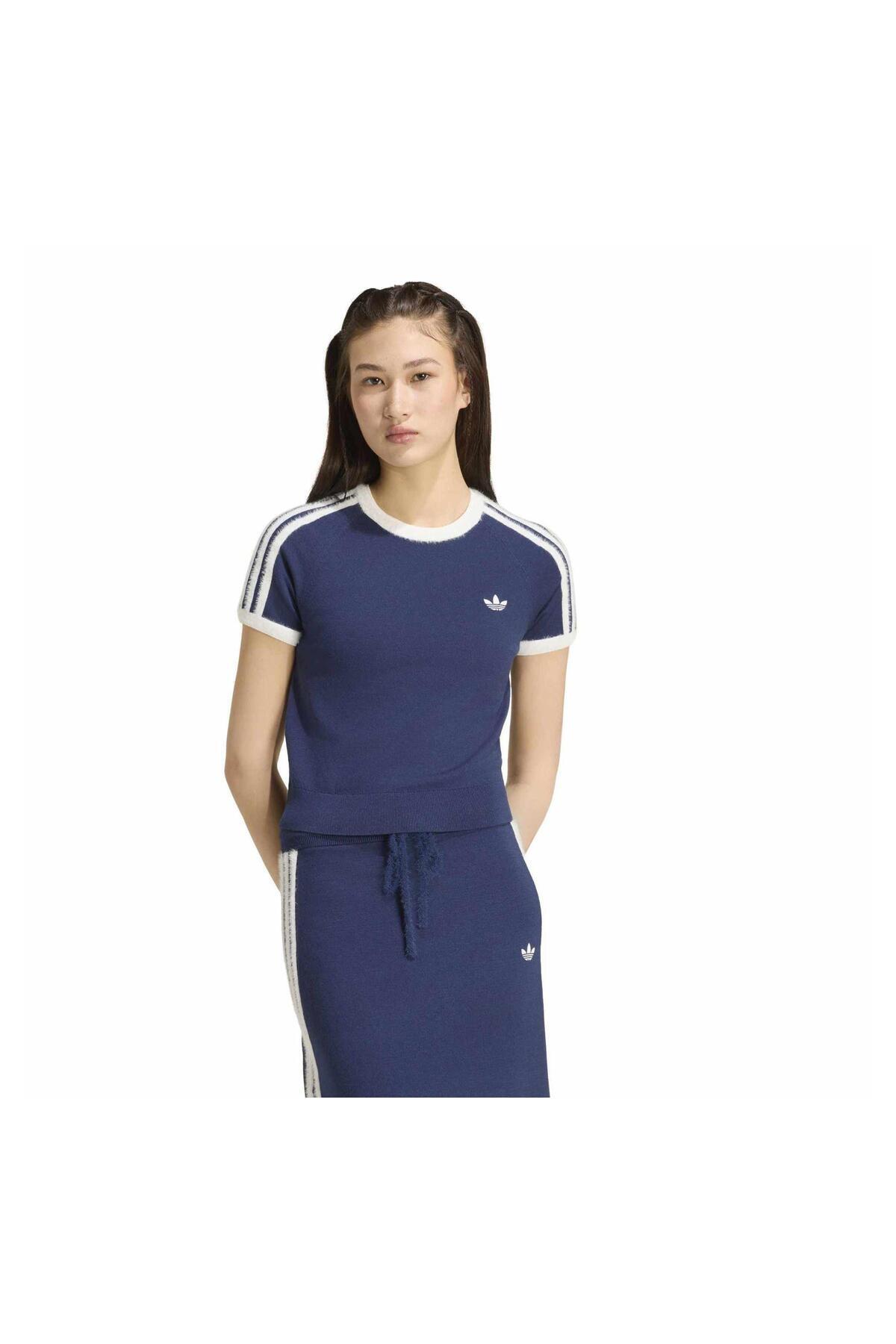 تیشرتزنانهadidasآبی سرمه‌ای