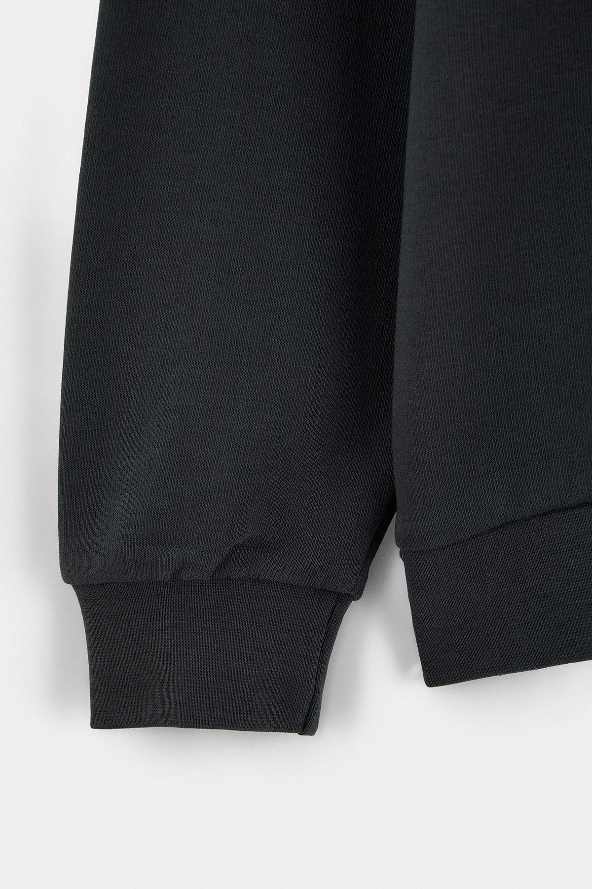 trendyolkids-boys-gray-graphic-long-regular-f