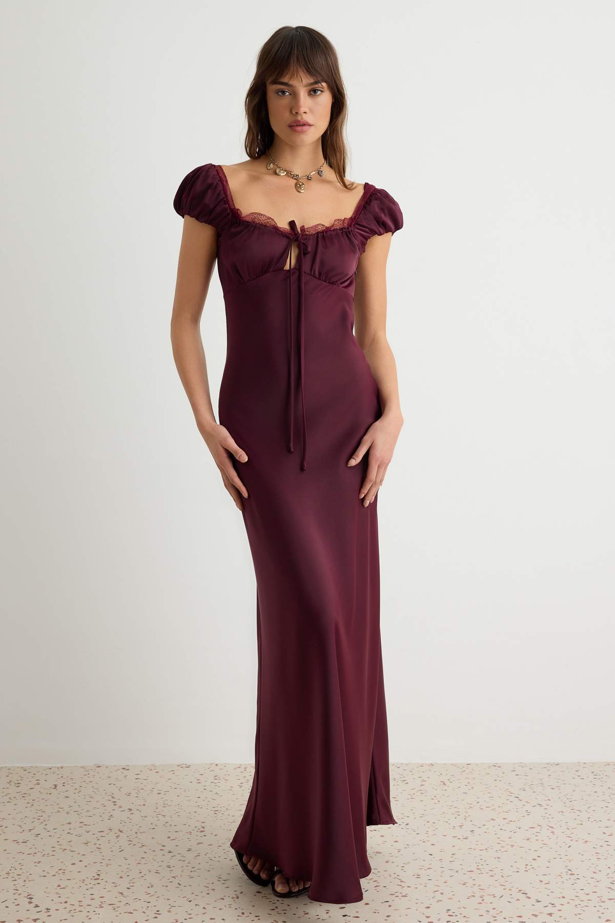Trendyolmilla Mürdüm Balık Form Maxi Dokuma Saten Abiye & Mezuniyet Elbisesi TPRAW27AE00013