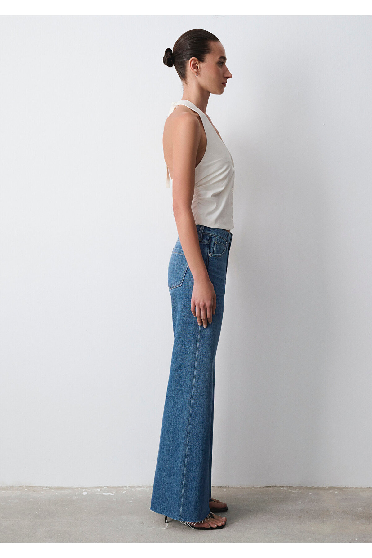 Düğmeli Halter Yaka Ekru Gömlek Slim Fit / Dar Kesim 1211646-70057 — اکرو — تصویر 7 از 7