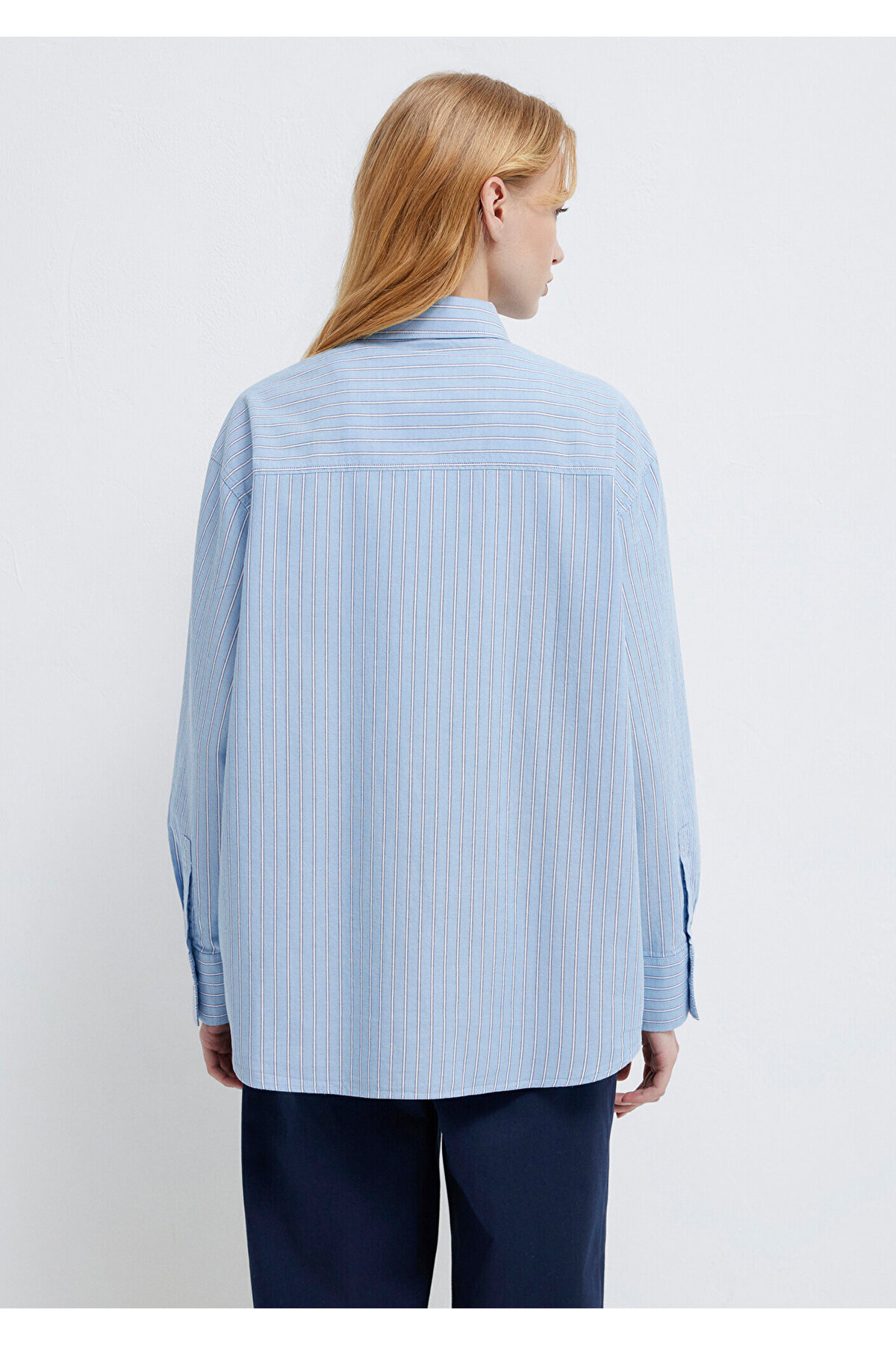 Çizgili Gömlek Oversize / Geniş Kesim 1211393-89326 — آبی — تصویر 6 از 8