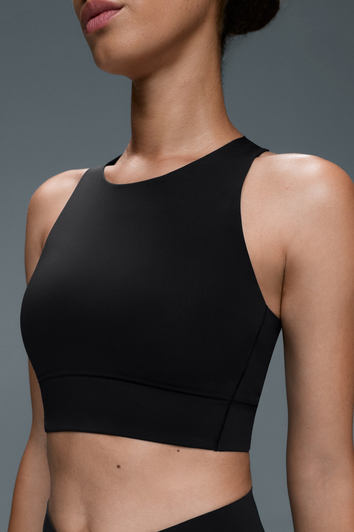 Oysho Kruvaze sırt dekolteli Light Touch tank top görsel 3