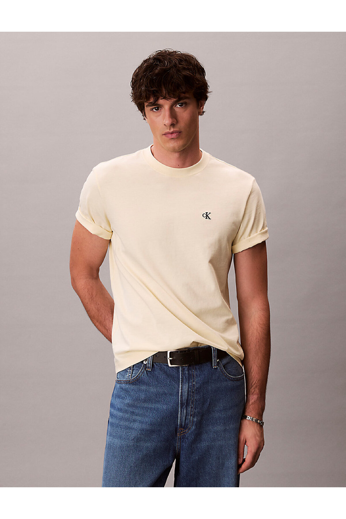 تیشرتمردانهCalvin Kleinزرد