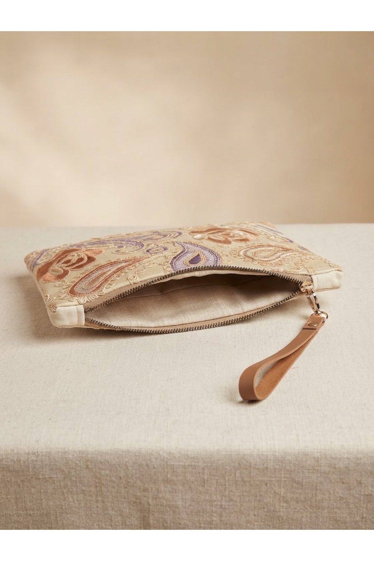 Ruche Atelier İşlemeli Kumaş Clutch Çanta görsel 2