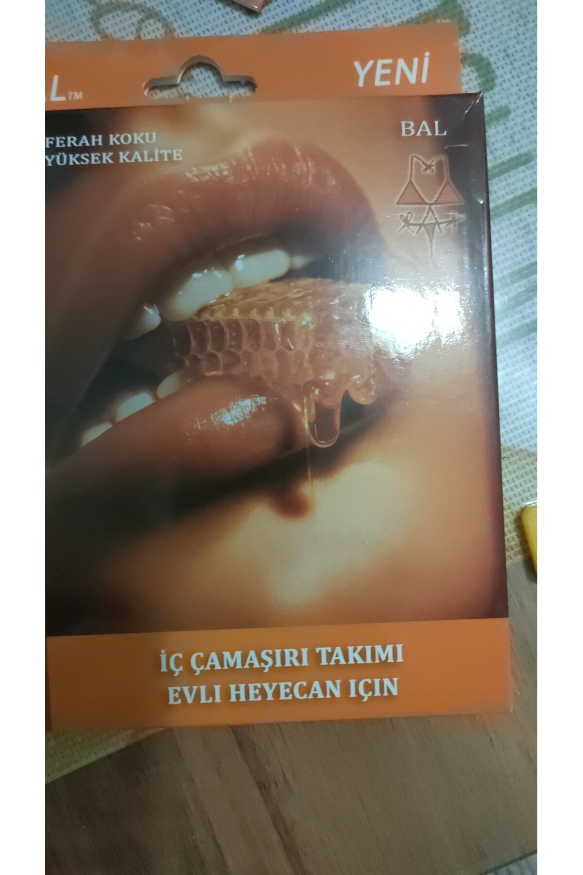 Lillie Royal yeni bal aromalı sütyen tanga