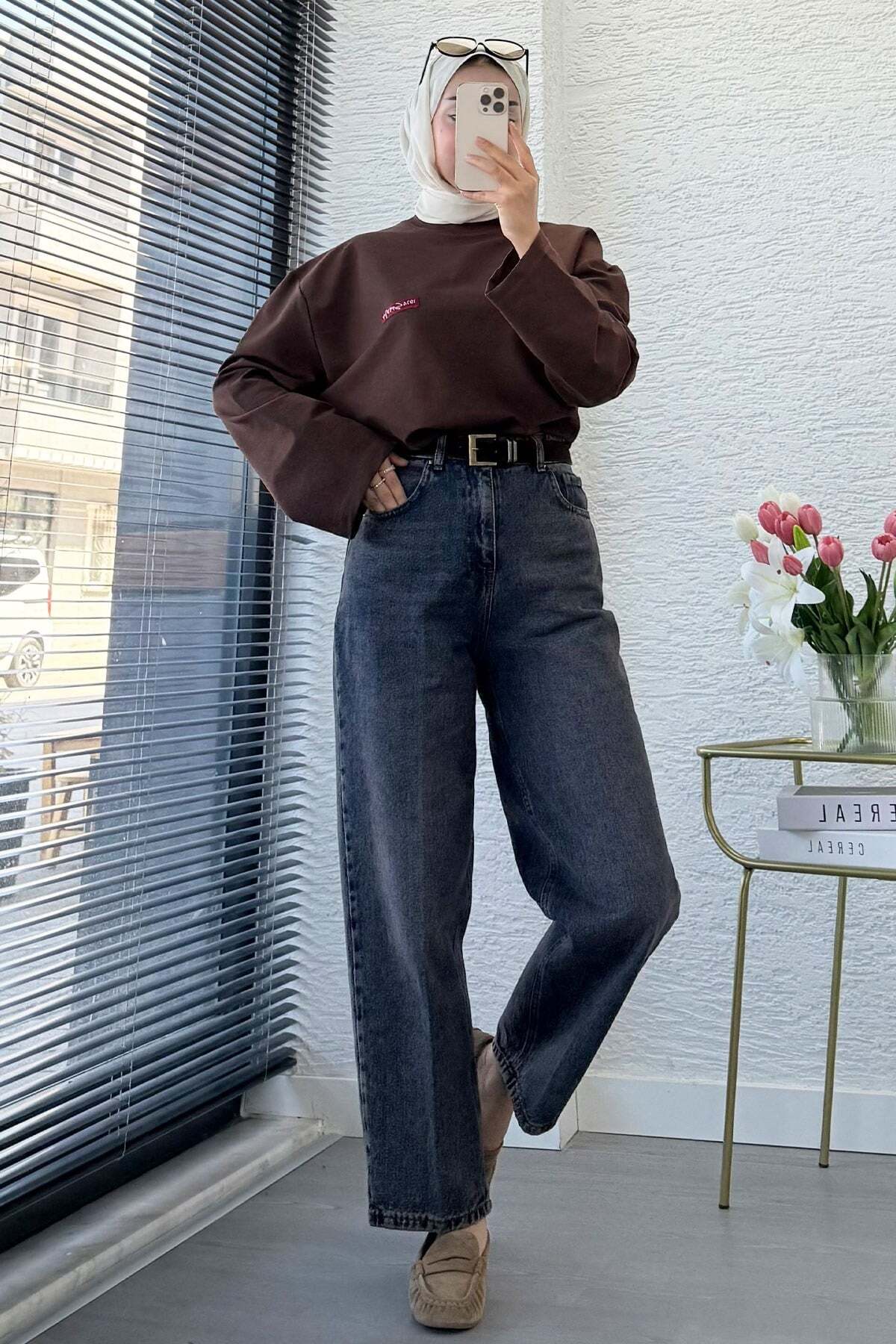 MELEK ARAZ Premium Mom Kesim Kemerli Kadın Jean Pantolon - Kahverengi