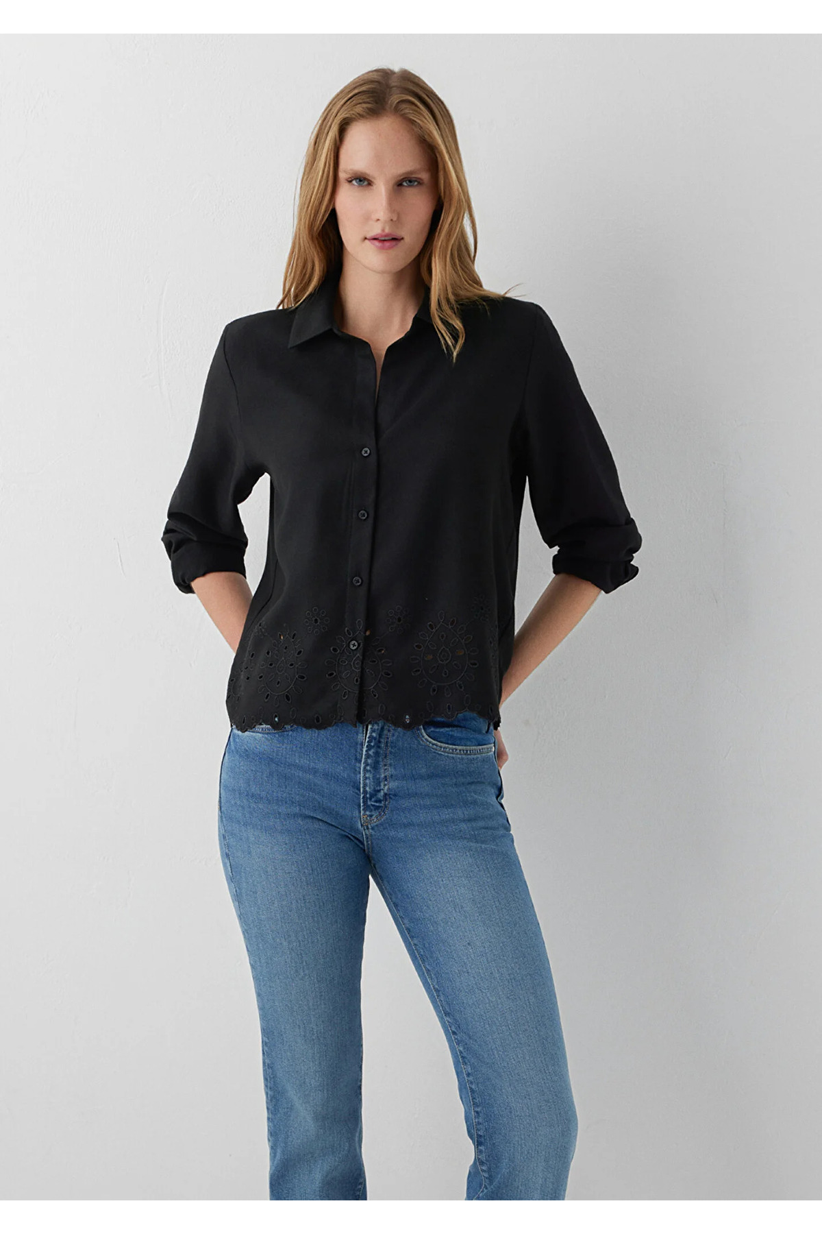 Nakış Detaylı Siyah Gömlek Loose Fit / Bol Rahat Kesim 1211655-900 — مشکی — تصویر 3 از 8