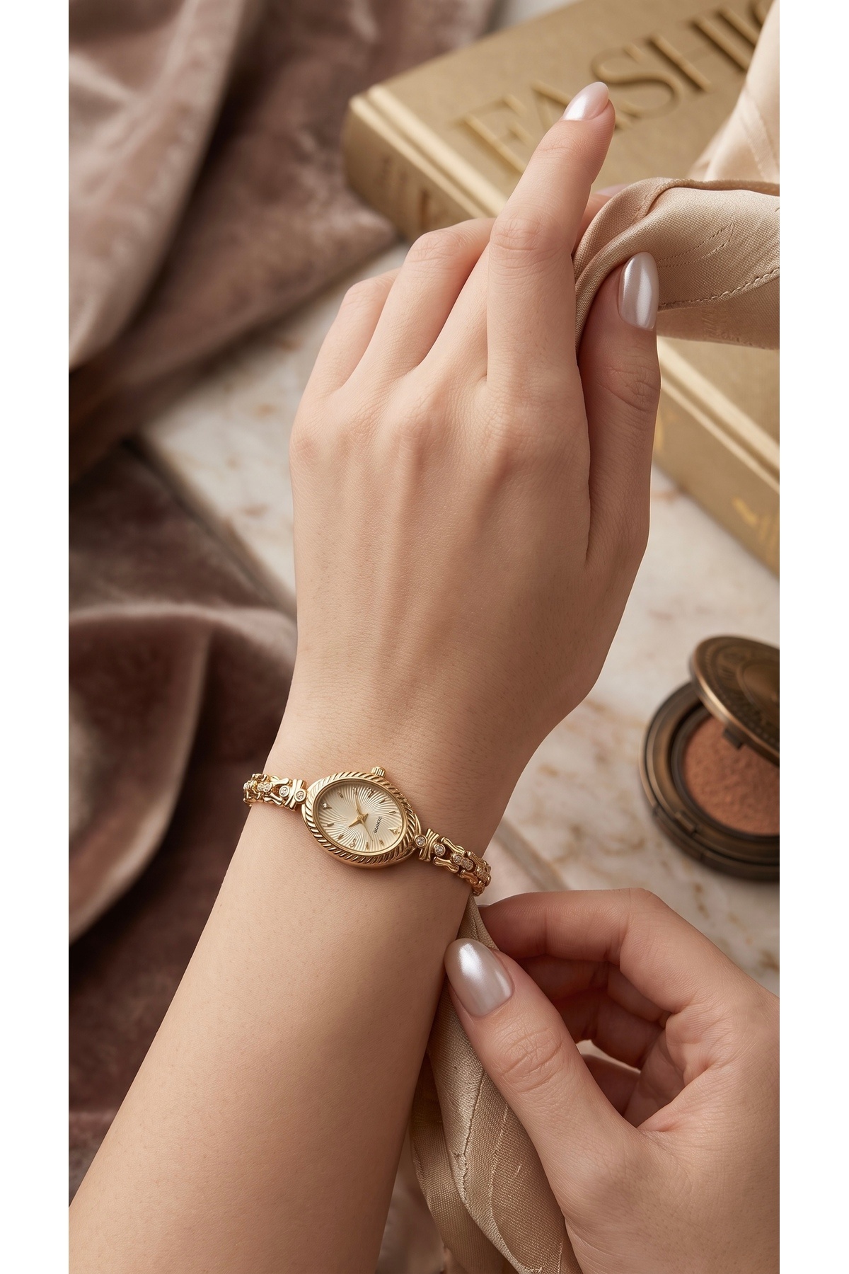 KLISHE Butik Vintage Kadın Çelik Saat Gold Renk Luxury Zarif Şık Klasik Old Money Kadın Kol Saati | Limited Edition 2027 görsel 5
