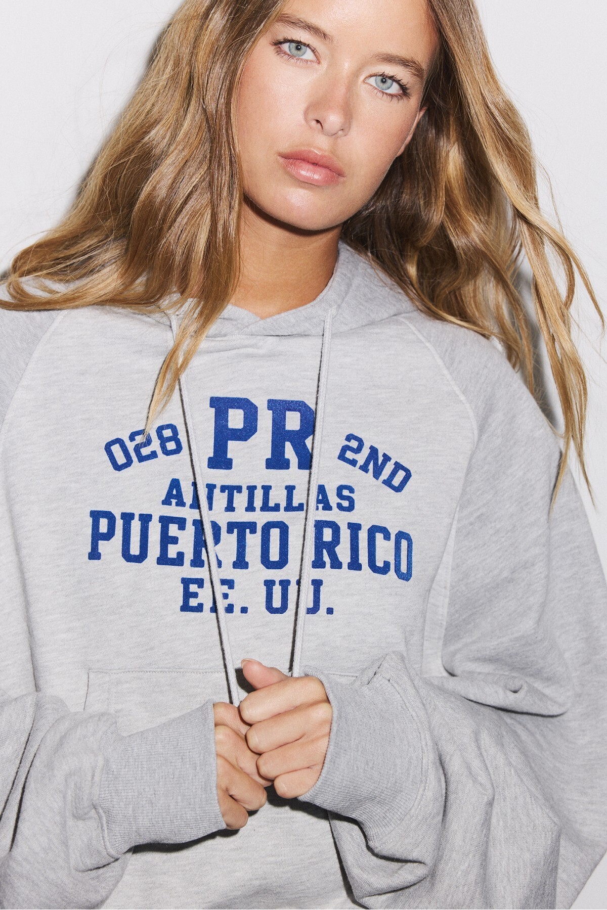 Stradivarius Kontrast detaylı sweatshirt görsel 4