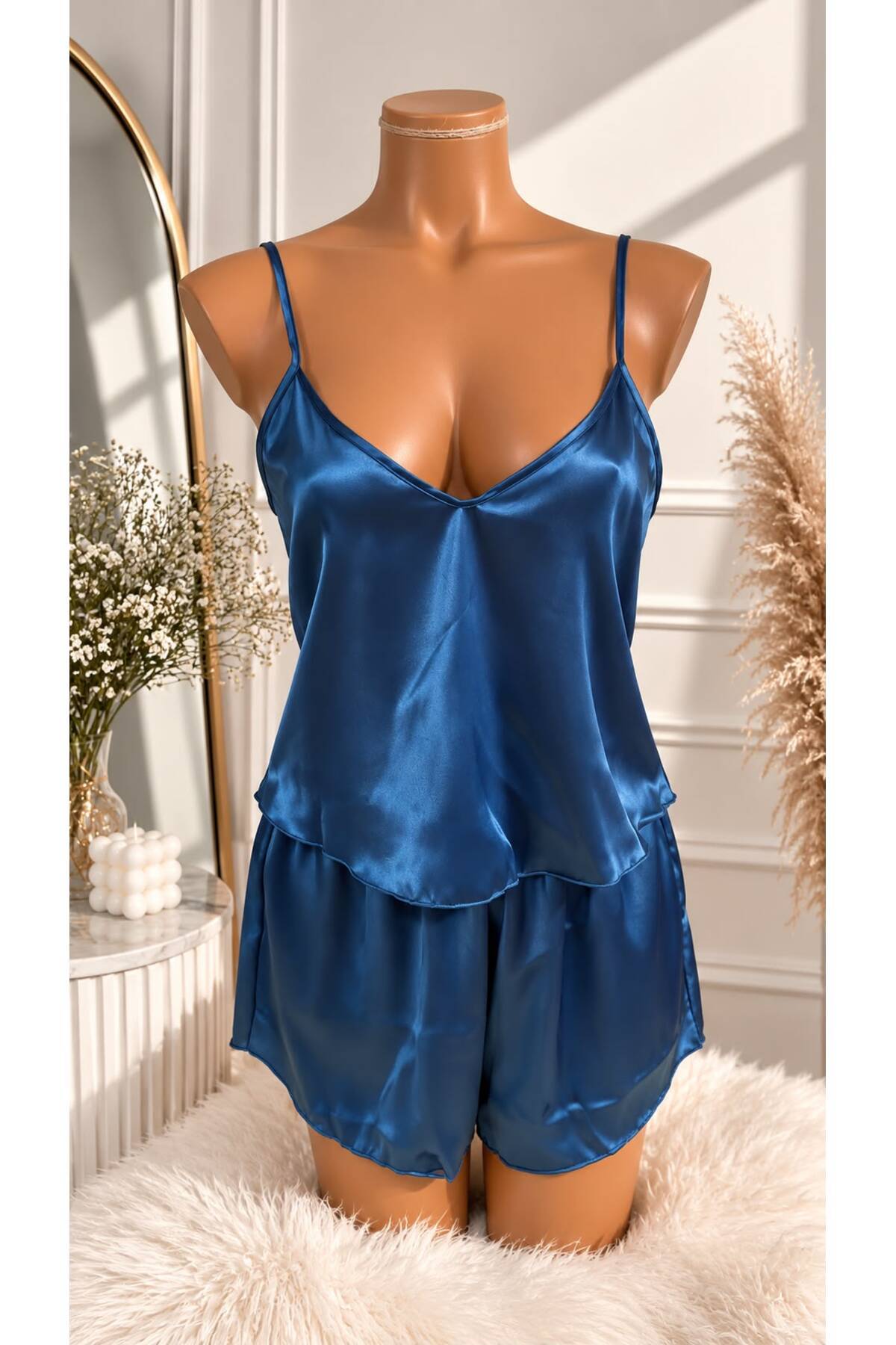 Lillie Love secret saten gecelik sabahlık detay