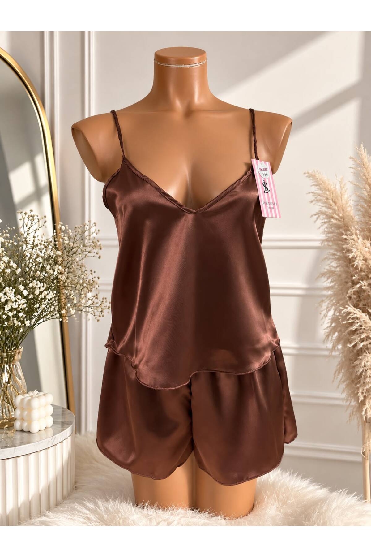 Lillie Love secret saten gecelik sabahlık detay