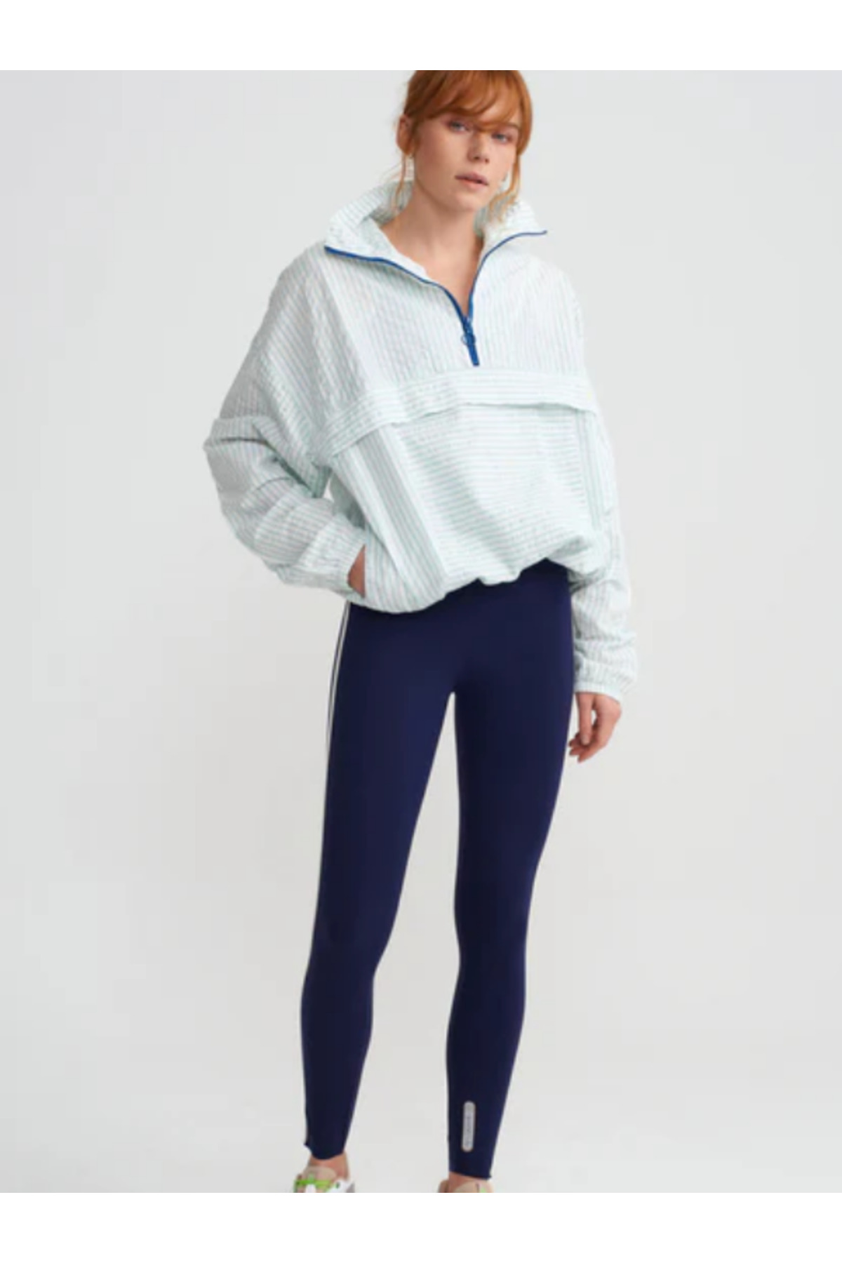 y.orstruly KADIN YARIM FERMUARLI %100 PAMUK ÇİZGİLİ POPLİN CEP VE BÜZGÜ DETAYLI SIRTI PENCERELİ SWEATSHIRT görsel 5