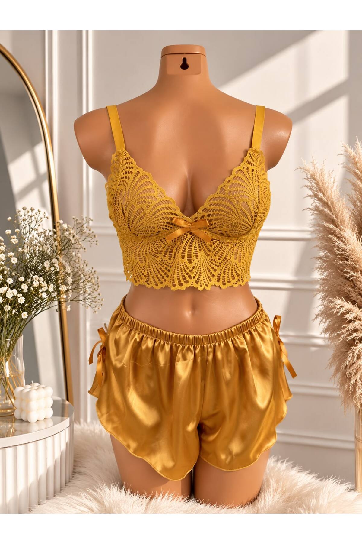 Lillie Love secret saten fantazi gecelik sabahlık detay