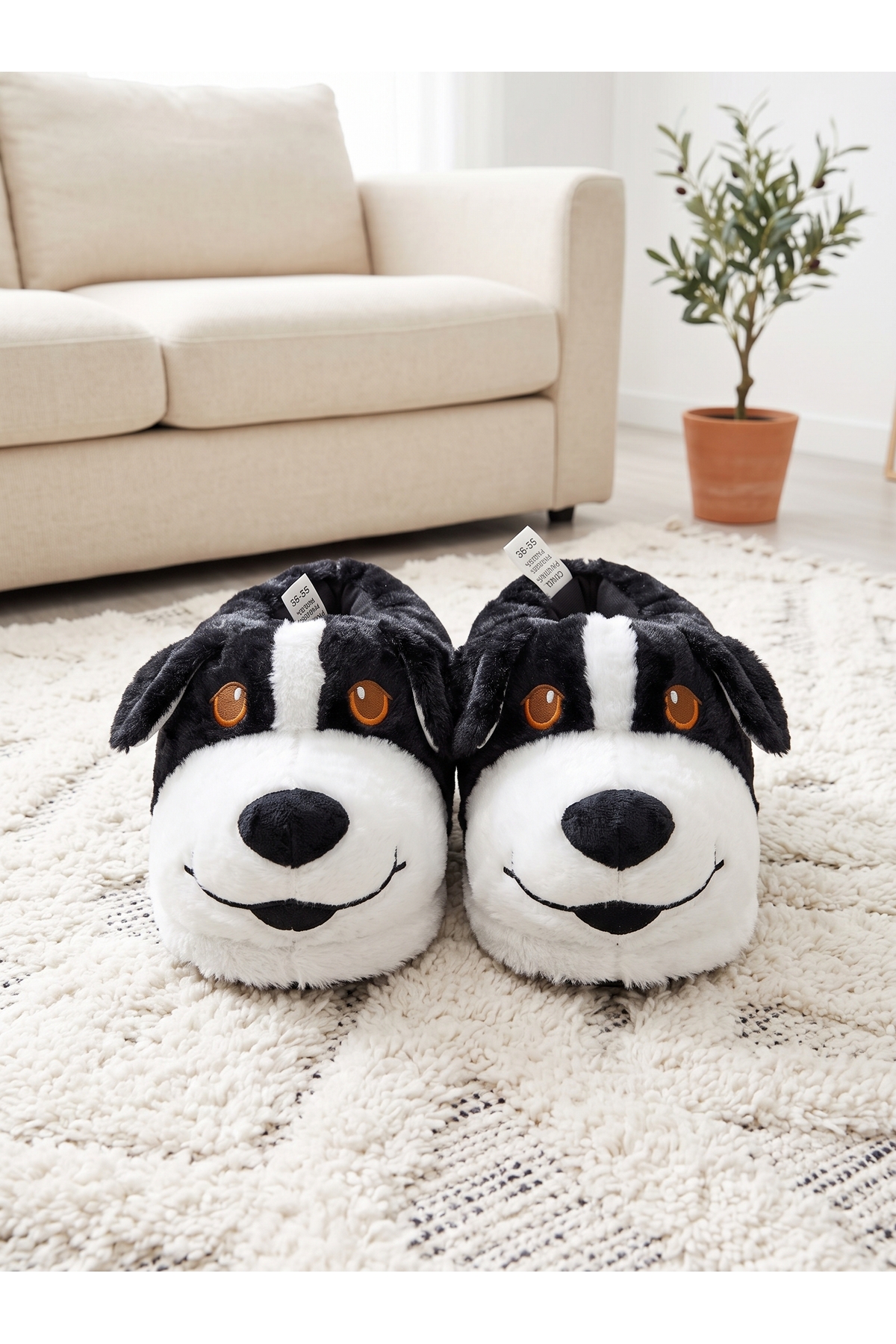 StepMore Kadın Siyah Beyaz Sevimli Köpek Figürlü Peluş Panduf Ev Terliği görsel 2