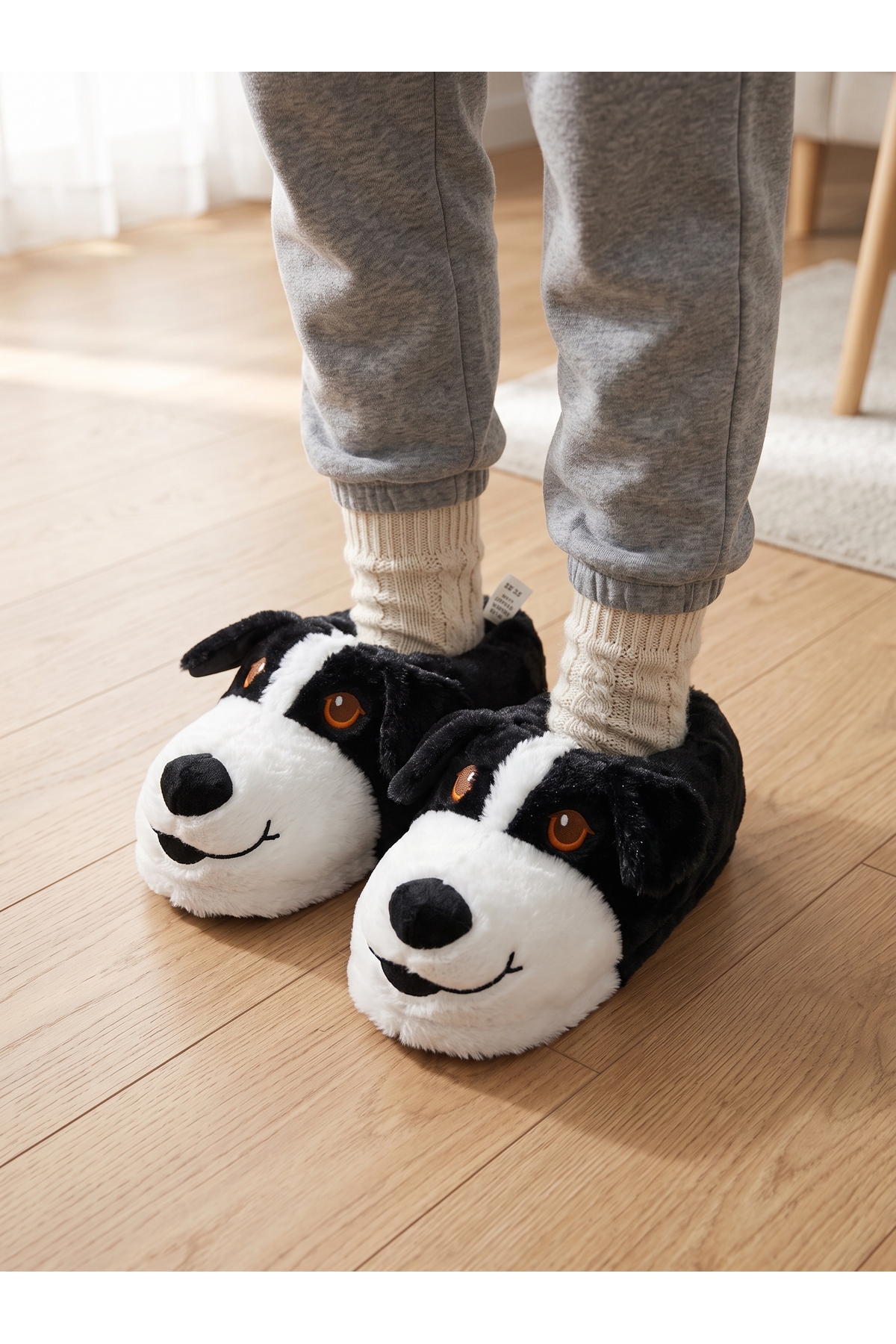 StepMore Kadın Siyah Beyaz Sevimli Köpek Figürlü Peluş Panduf Ev Terliği görsel 3