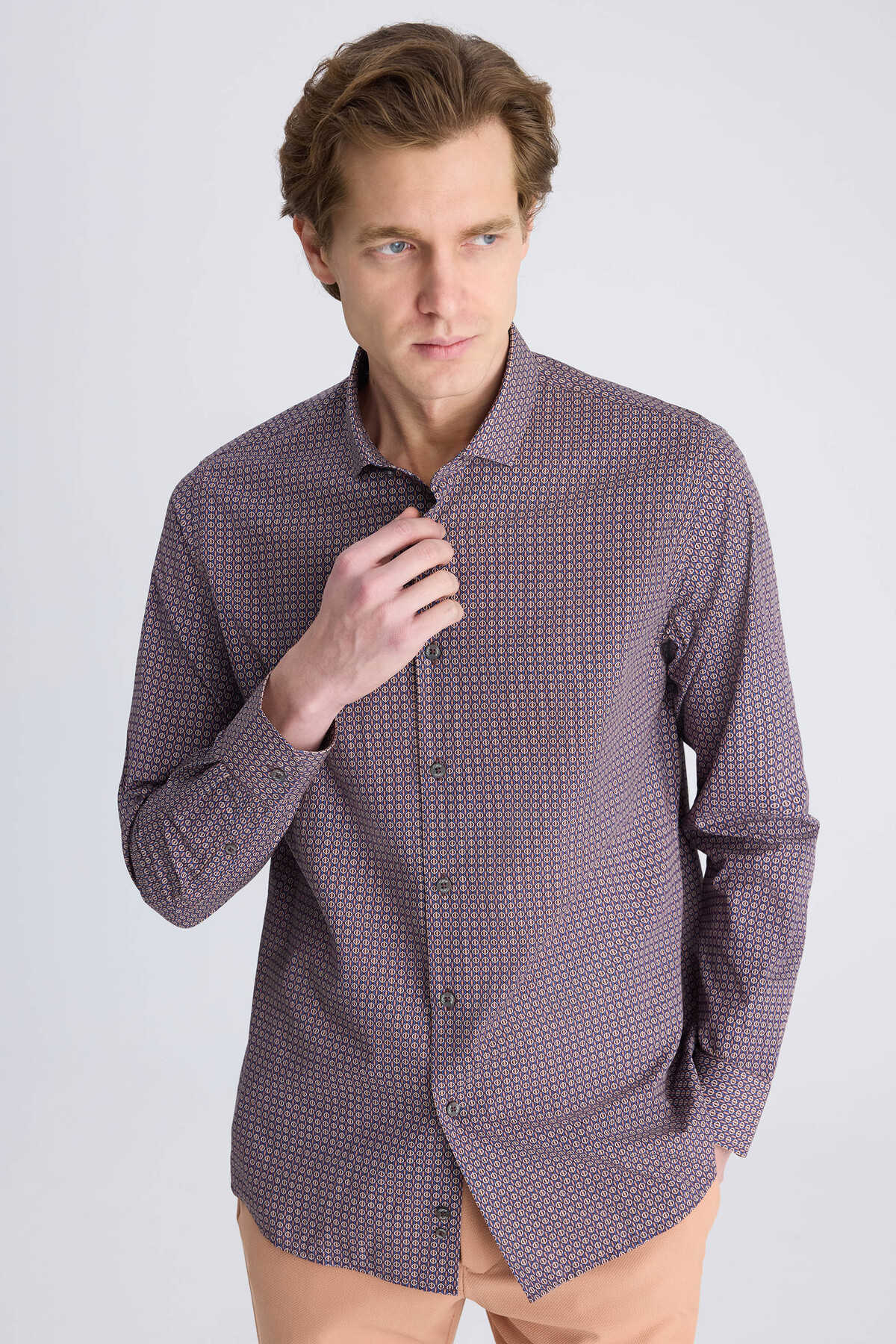 Slim Fit Karma Renk Baskılı %100 Pamuklu Gömlek — رنگارنگ 1EC02AD01288M — تصویر 4 از 6