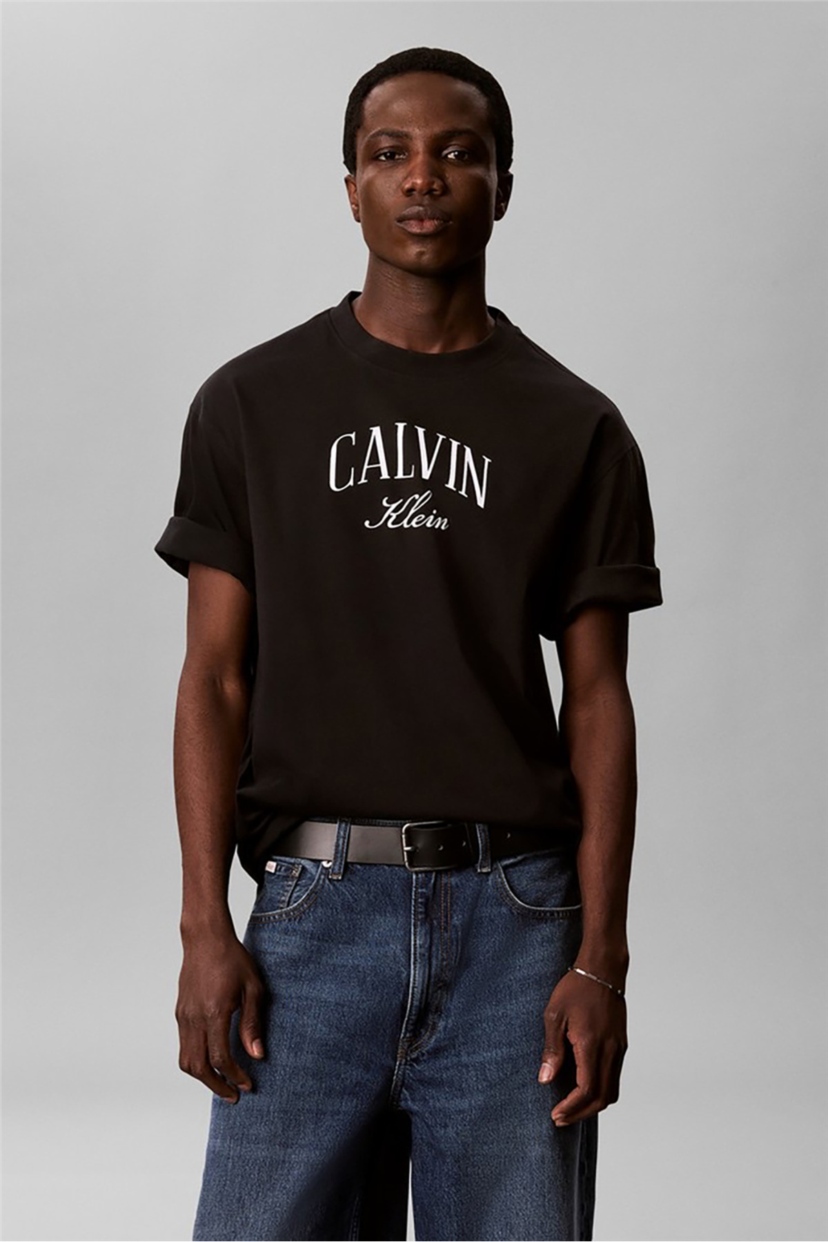 تیشرتمردانهCalvin Kleinمشکی تیشرتمردانهCalvin Kleinمشکی
