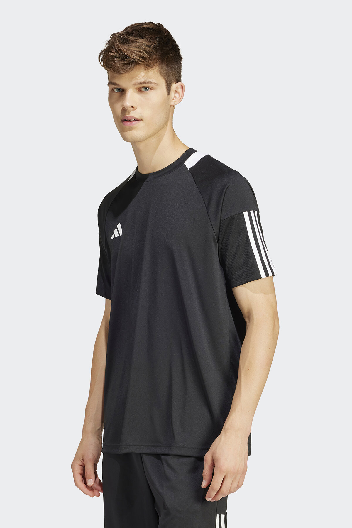 تیشرتمردانهadidasمشکی