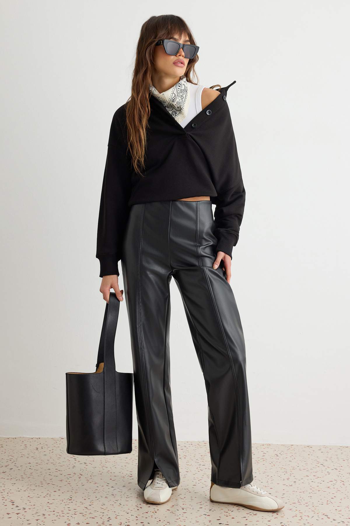 Trendyolmilla Siyah Pantolon TWOAW27PL00103