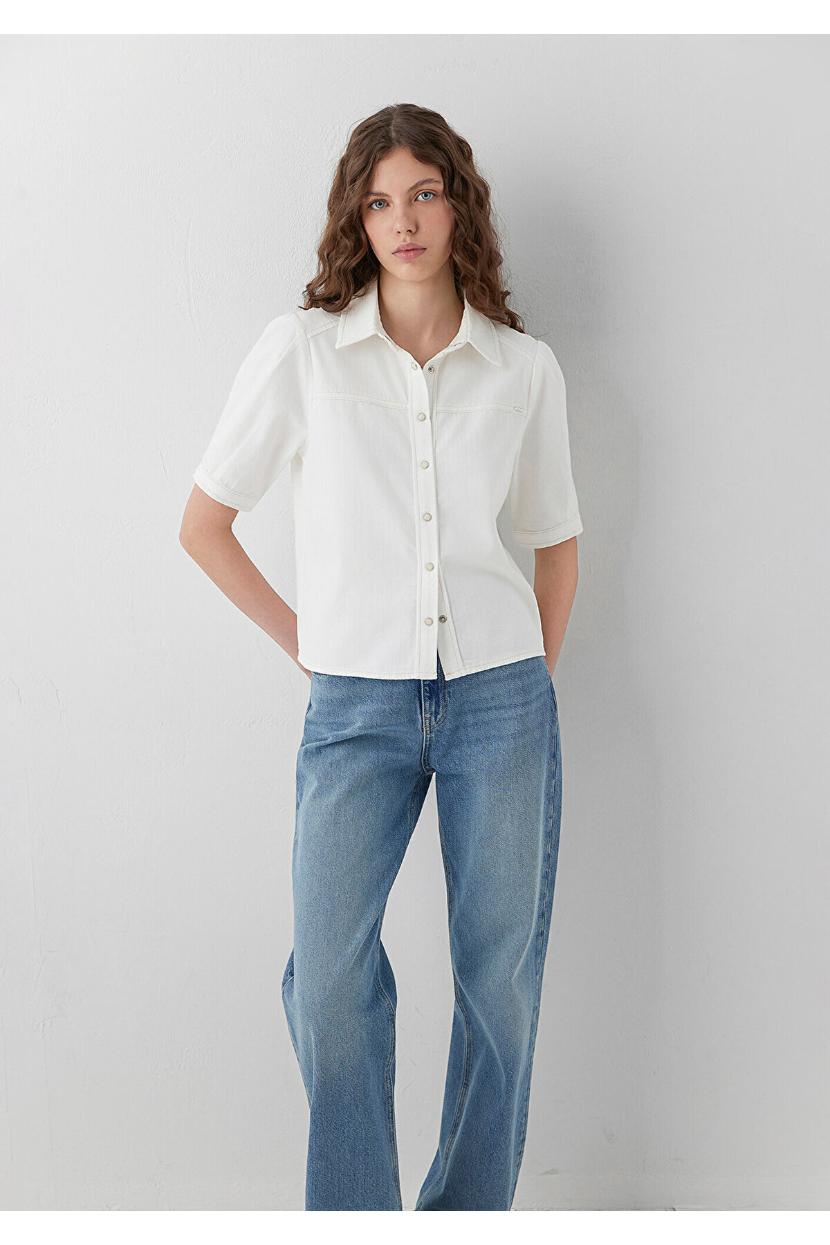 Lisia Iconic Ekru Jean Gömlek Crop / Kısa Kesim 1217128-A6910 — اکرو — تصویر 2 از 8