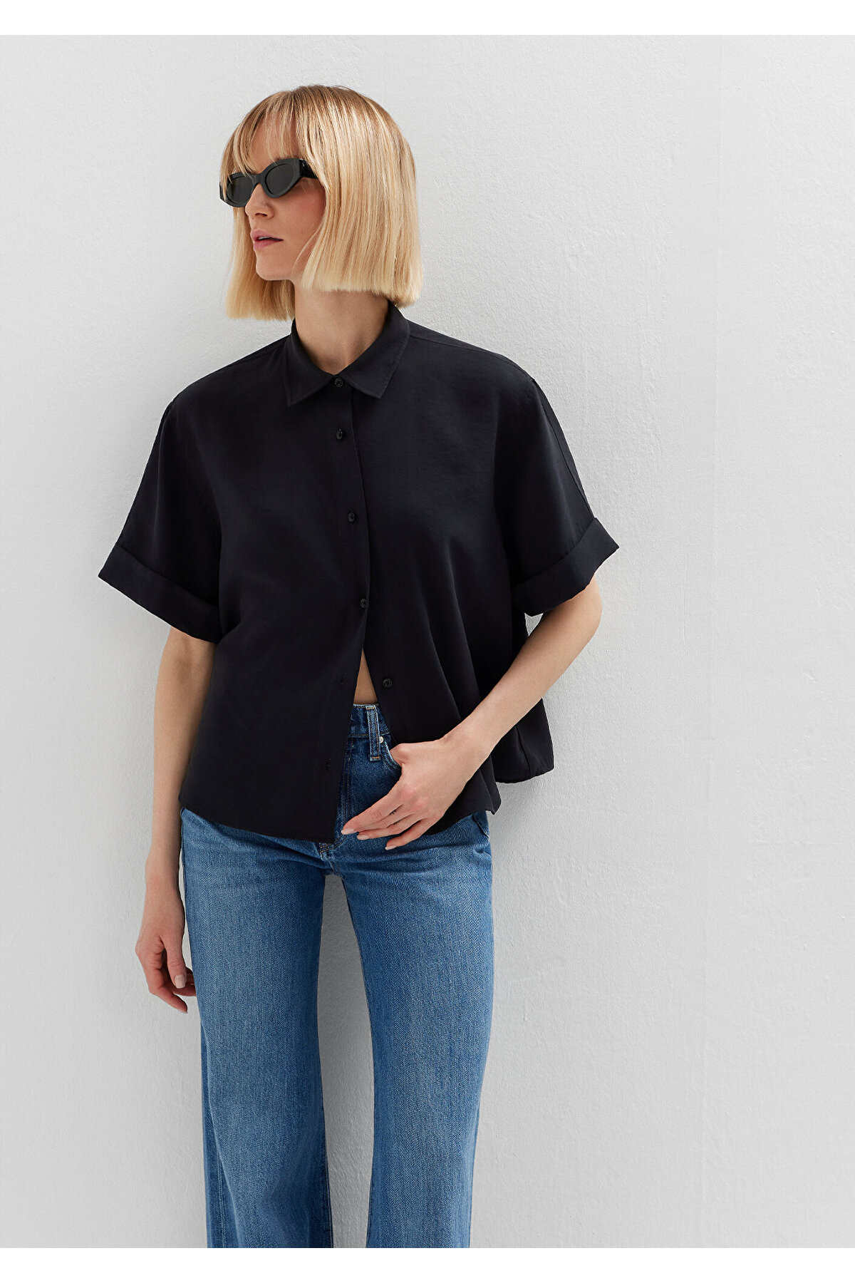 Modal (Tencel™) Karışımlı Siyah Gömlek Oversize / Geniş Kesim 1211488-900 — مشکی — تصویر 2 از 7